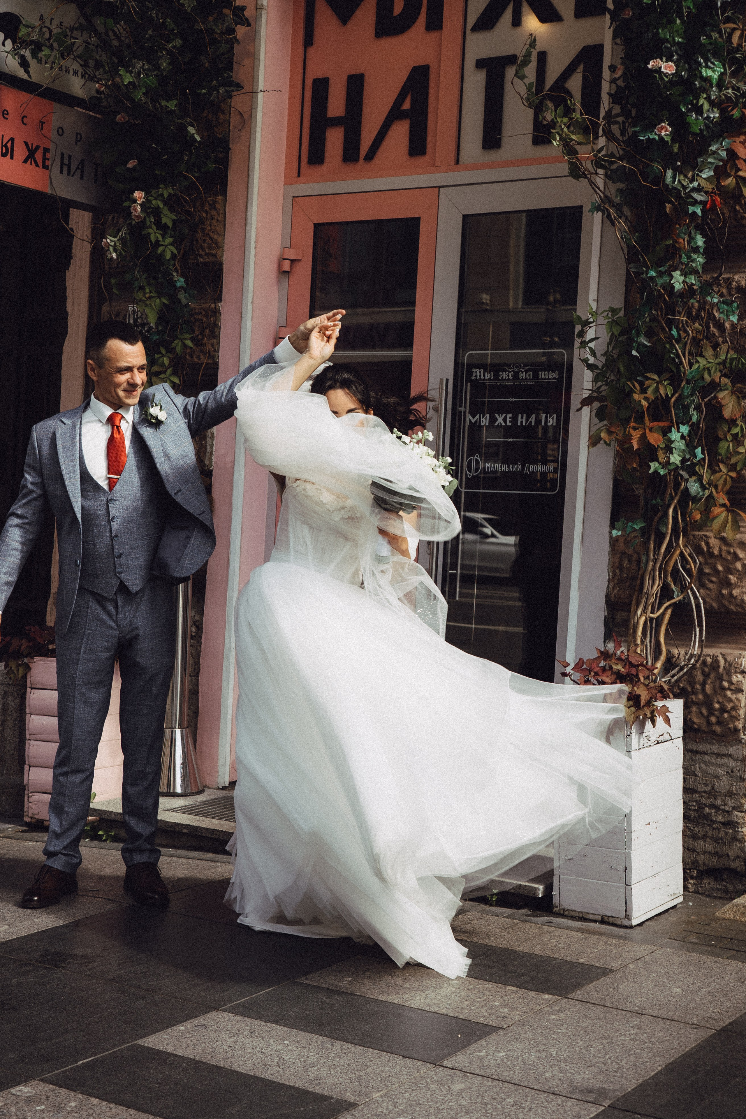 СВАДЕБНАЯ ПРОГУЛКА РЕСТОРАН МЫ ЖЕ НА ТЫ И ФОТОСЕССИИЯ С АВТОМОБИЛЕМ. Профессиональный фотограф, Санкт-Петербург — Виктория Богомолова