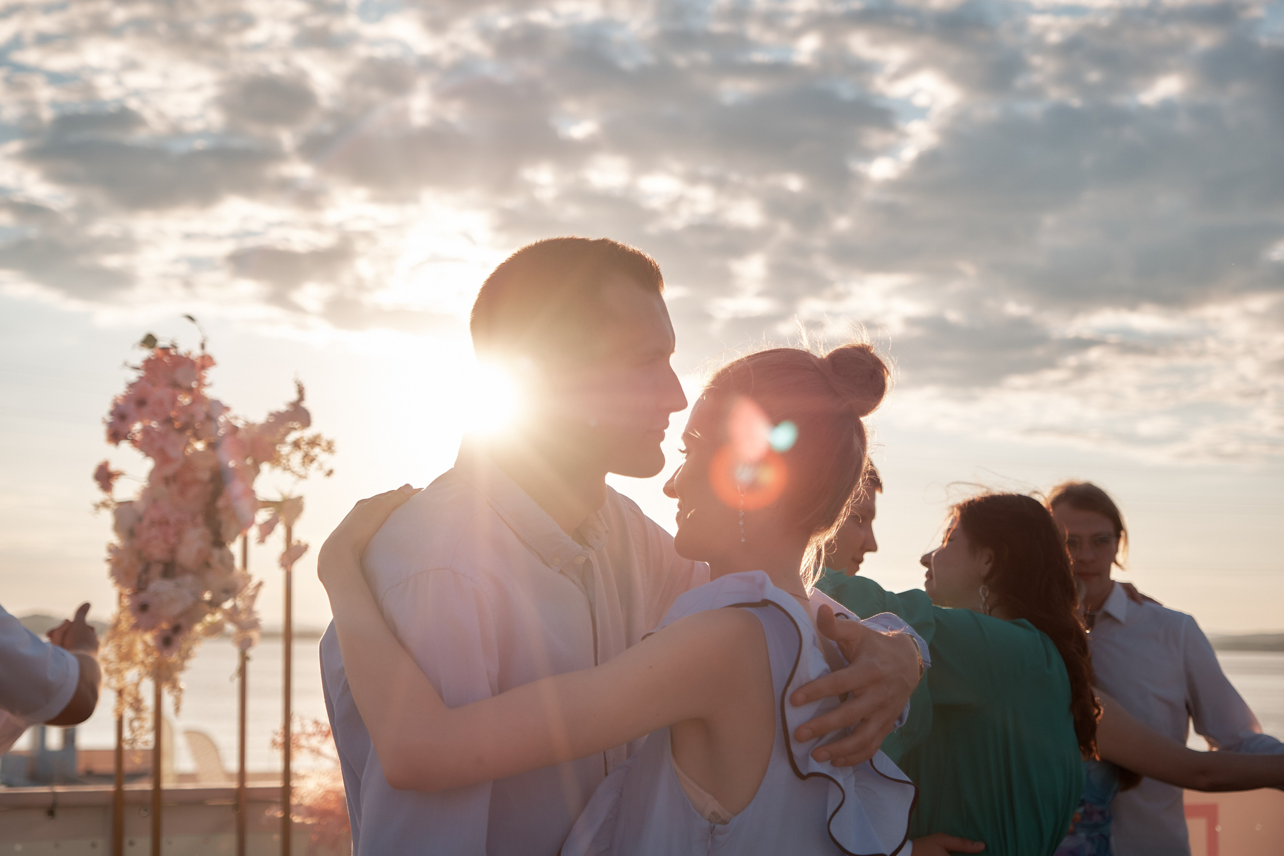 Яхта парус. Свадьба. Свадебный и портретный фотограф в Екатеринбурге Александр Блюденов