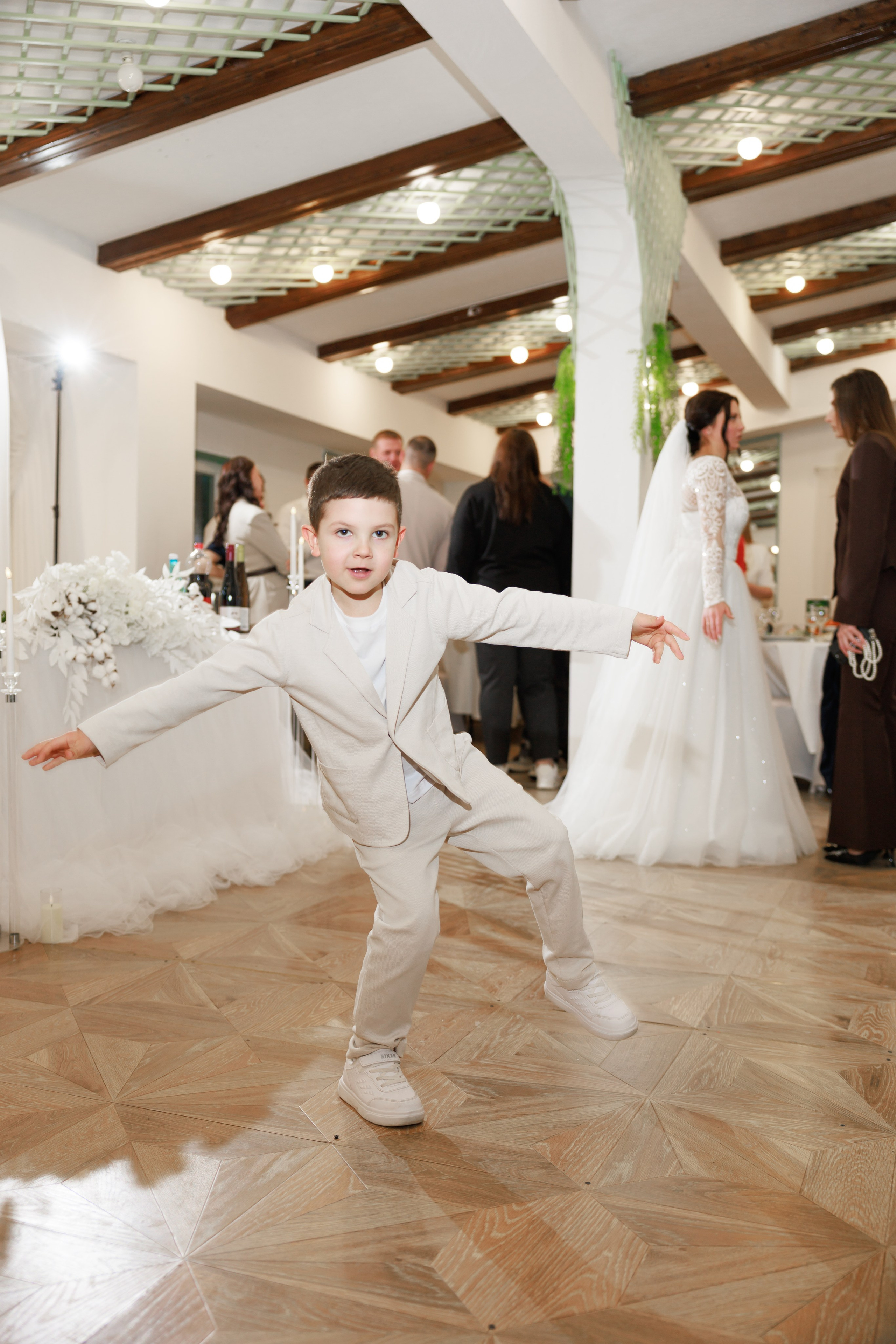 Свадьба в клубе Леонида Тягачёва. Семейный фотограф в Дмитрове Валентина Халикова