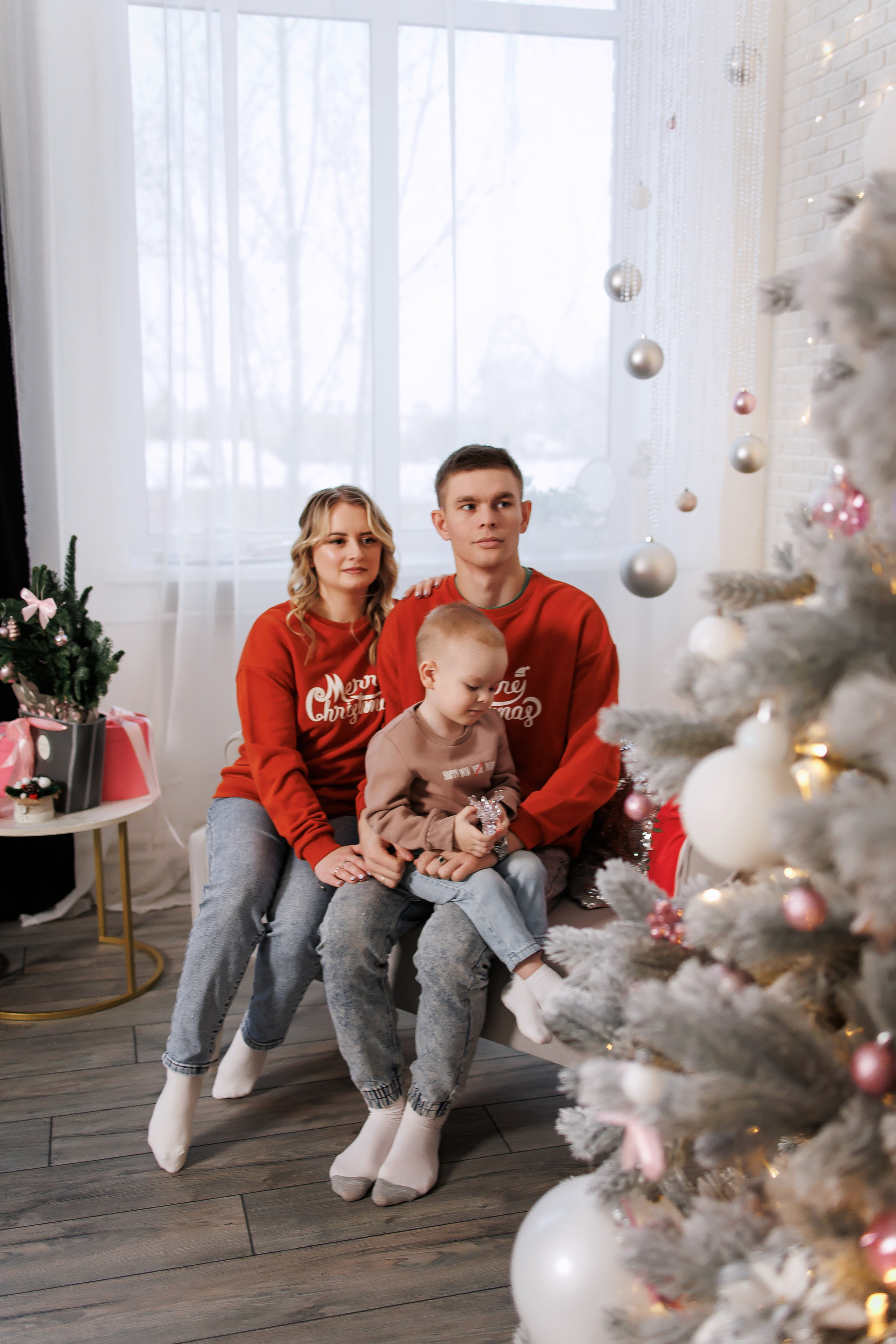 Ваши фотографии. Интерьерная фотостудия Background в Омске