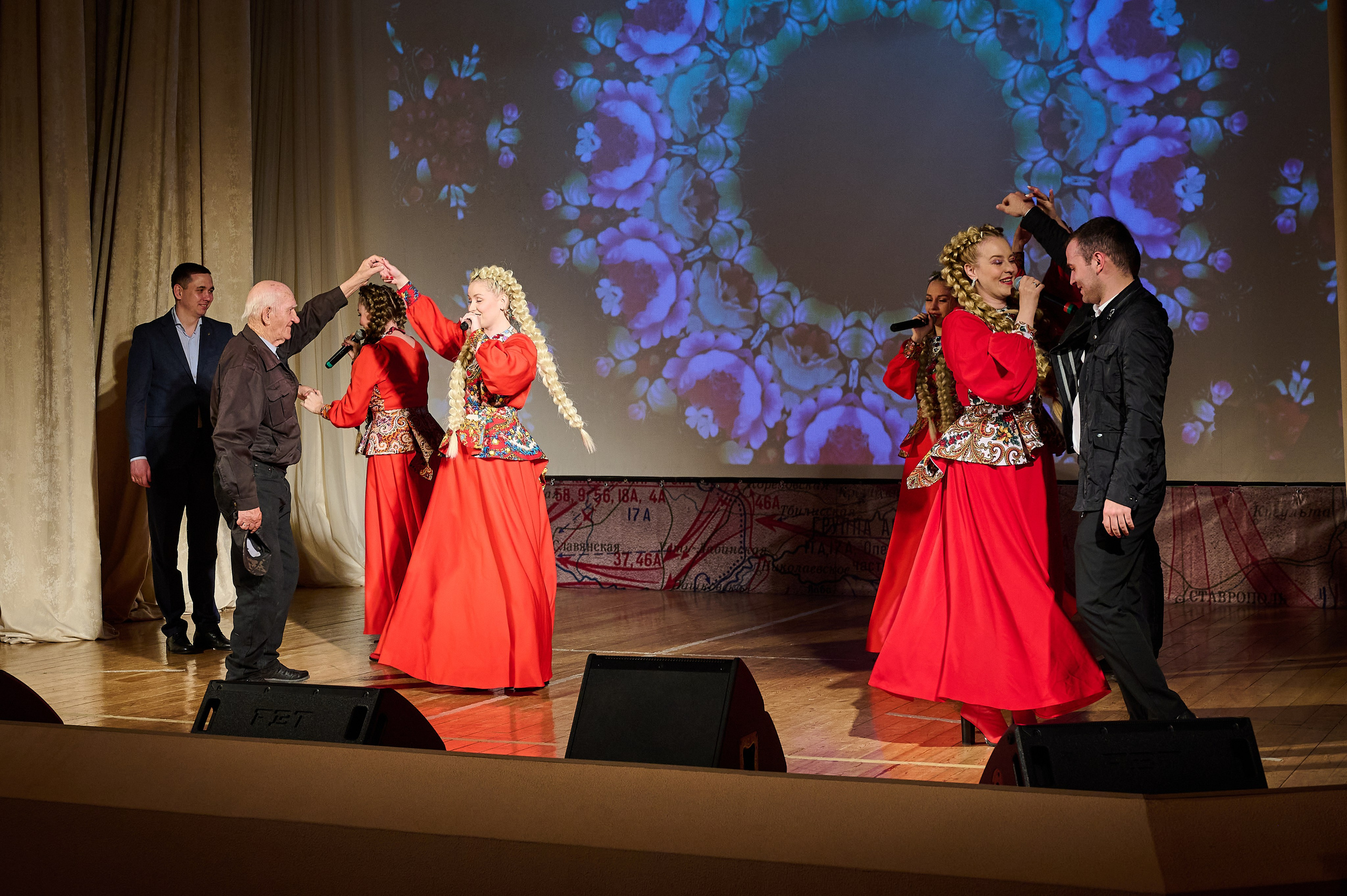 Веста в Кабардинке. Жизнь курорта Кабардинка в фотографиях