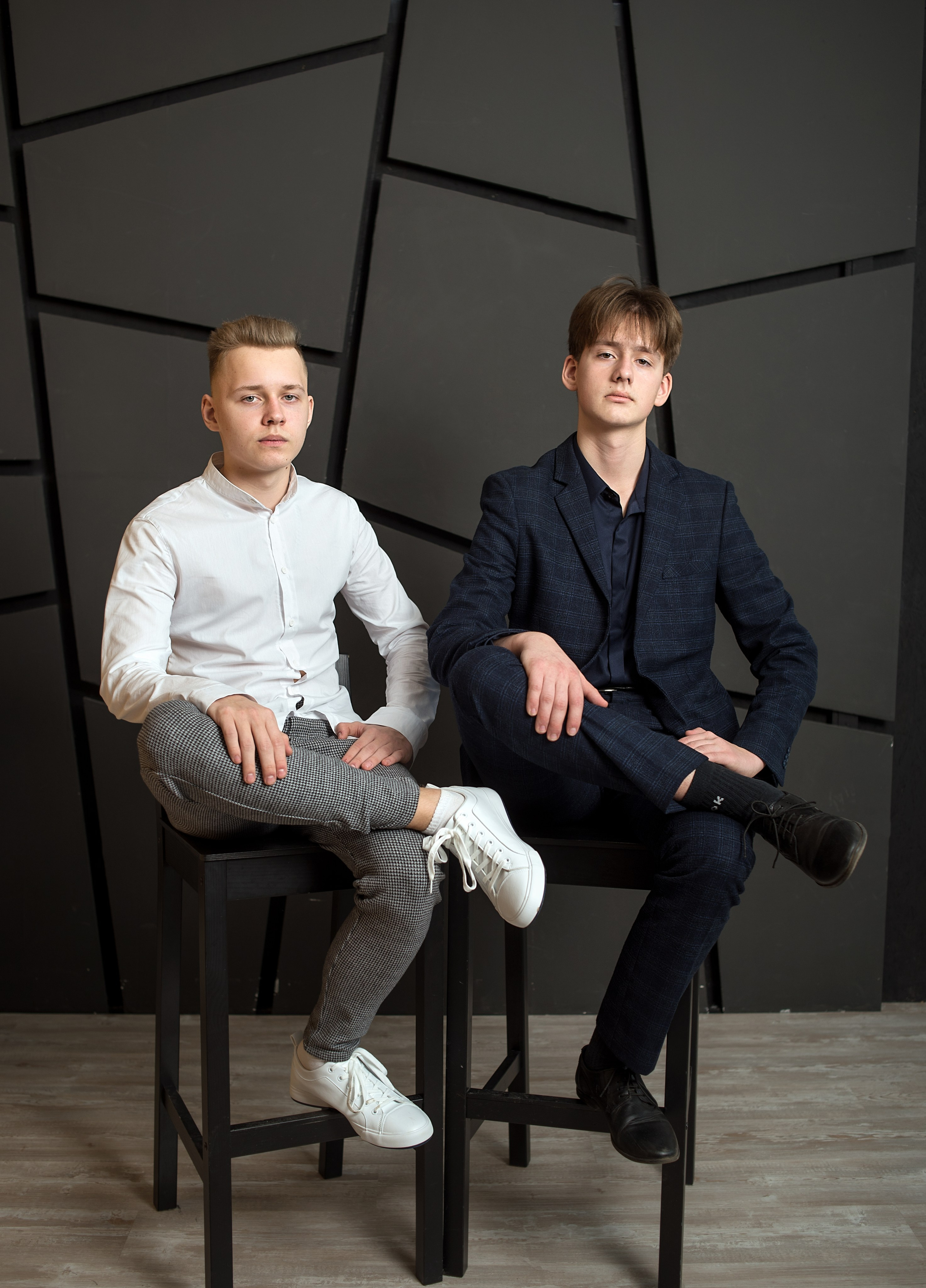 Пример съемки старшеклассников для альбома с наполнение «премиум» стиль съемки классический. Выпускные альбомы для школ и детских садов в Иваново