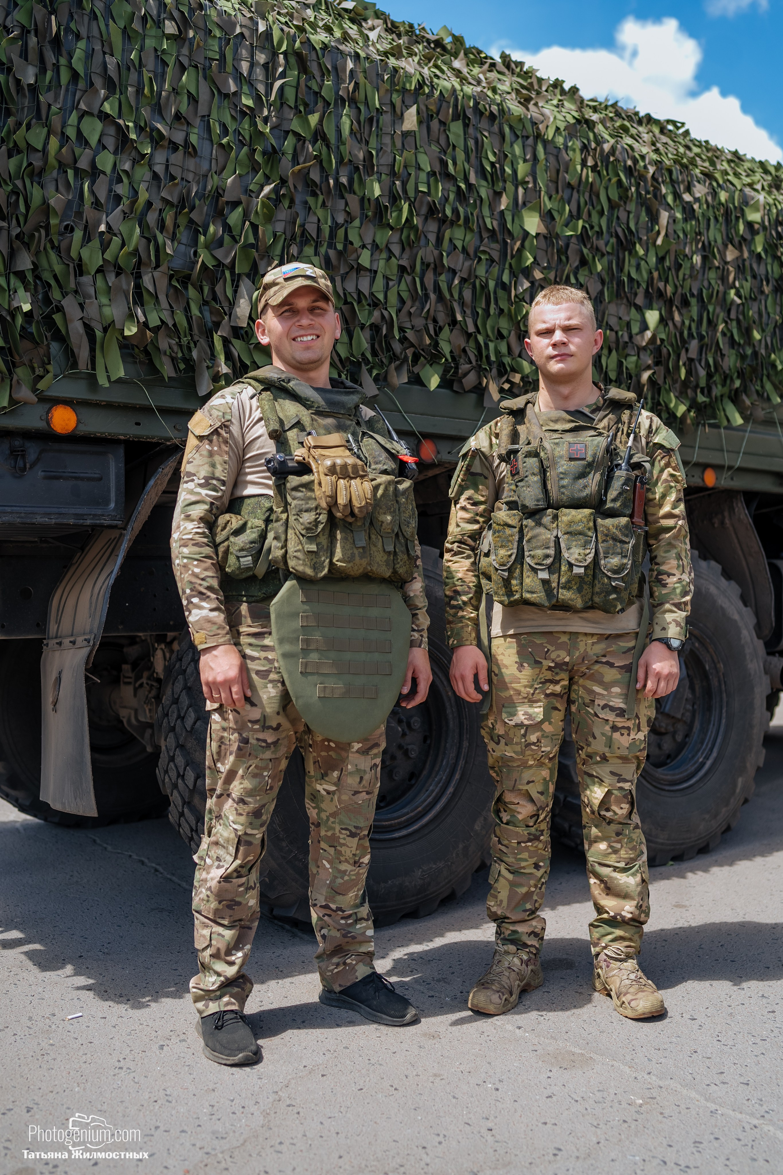 8 июня «Патриоты из Курска» сбор гуманитарной помощи у кинотеатра «Родина». Фотограф Нижний Новгород Татьяна Кейод