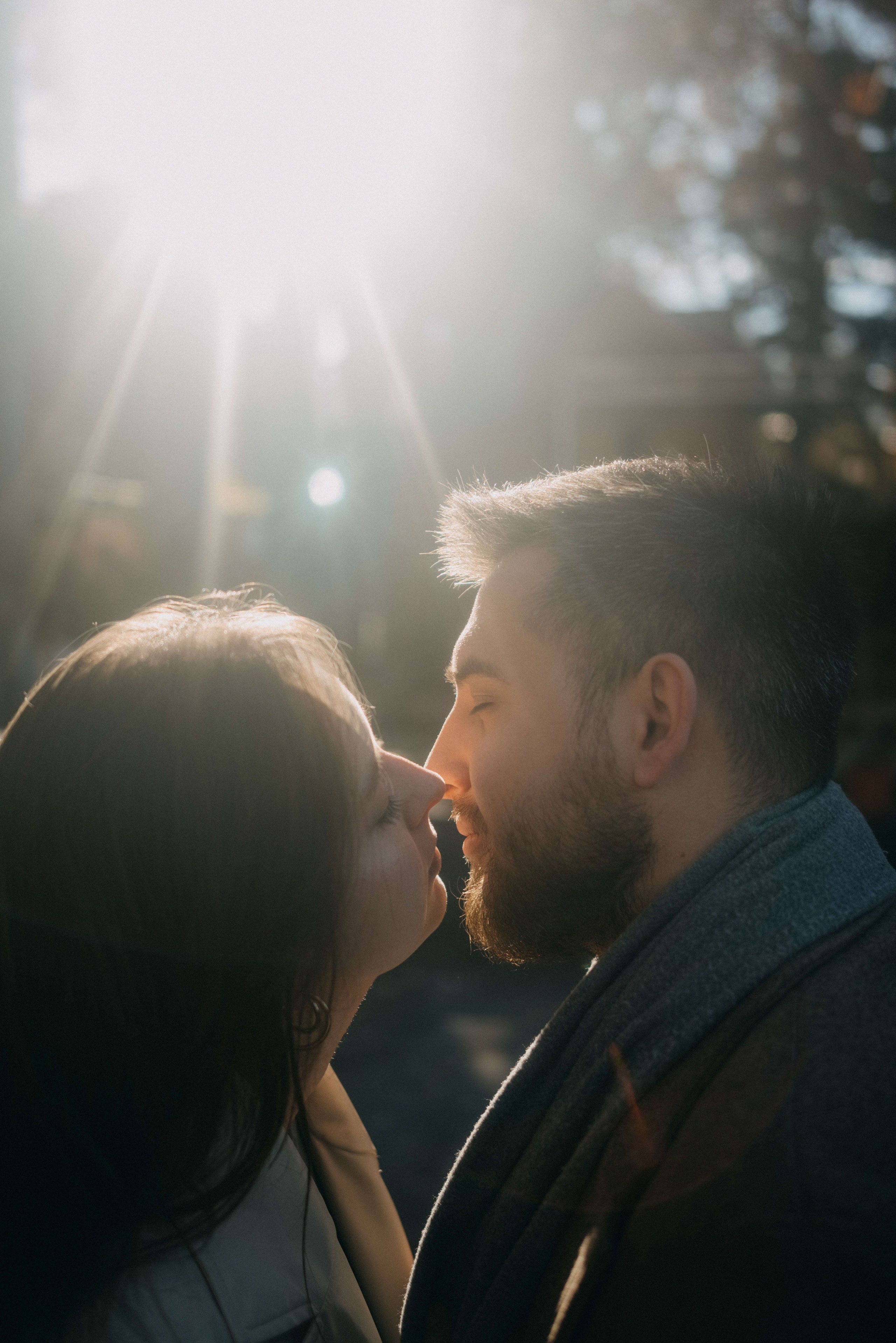 Парная фотосессия в старом городе. Портретный и свадебный фотограф в Тбилиси • xeniqo