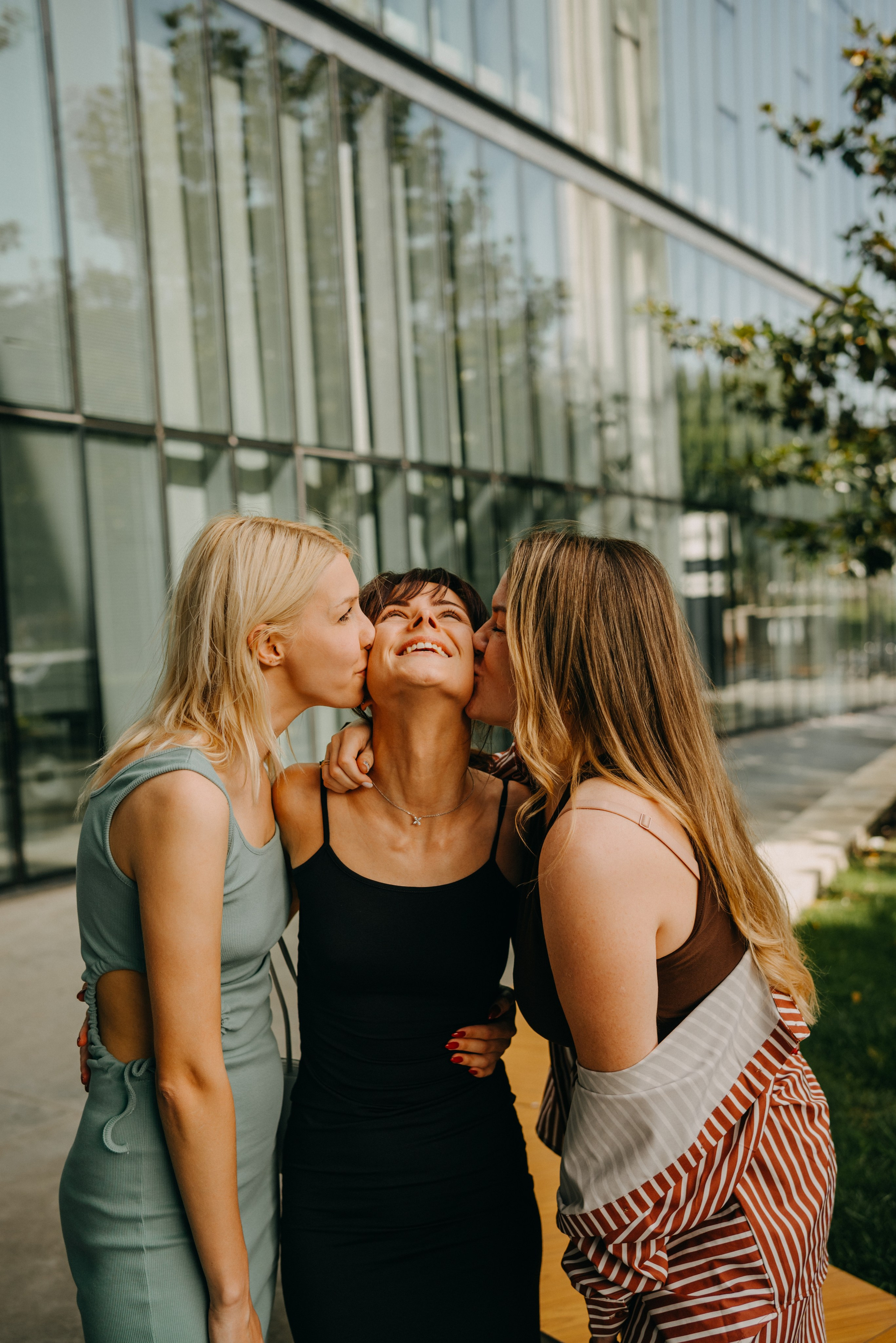 Свадебная фотопрогулка по городу Тбилиси. Портретный и свадебный фотограф в Тбилиси • xeniqo