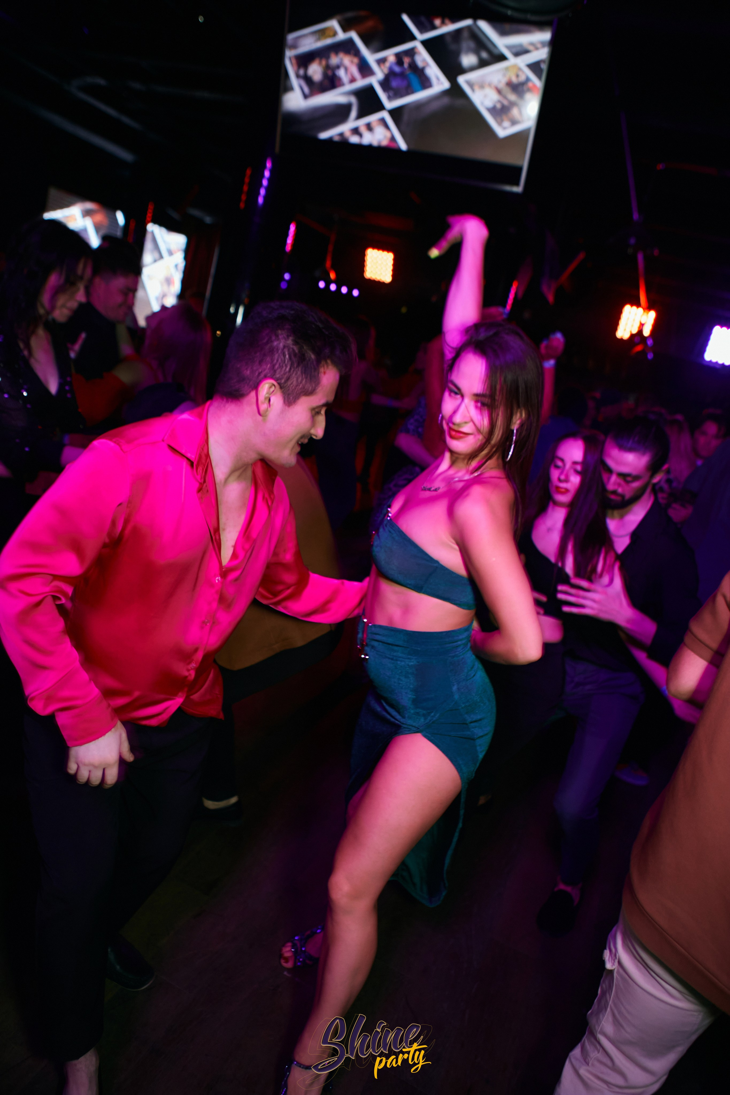 Shine party bachata. Свадебный фотограф