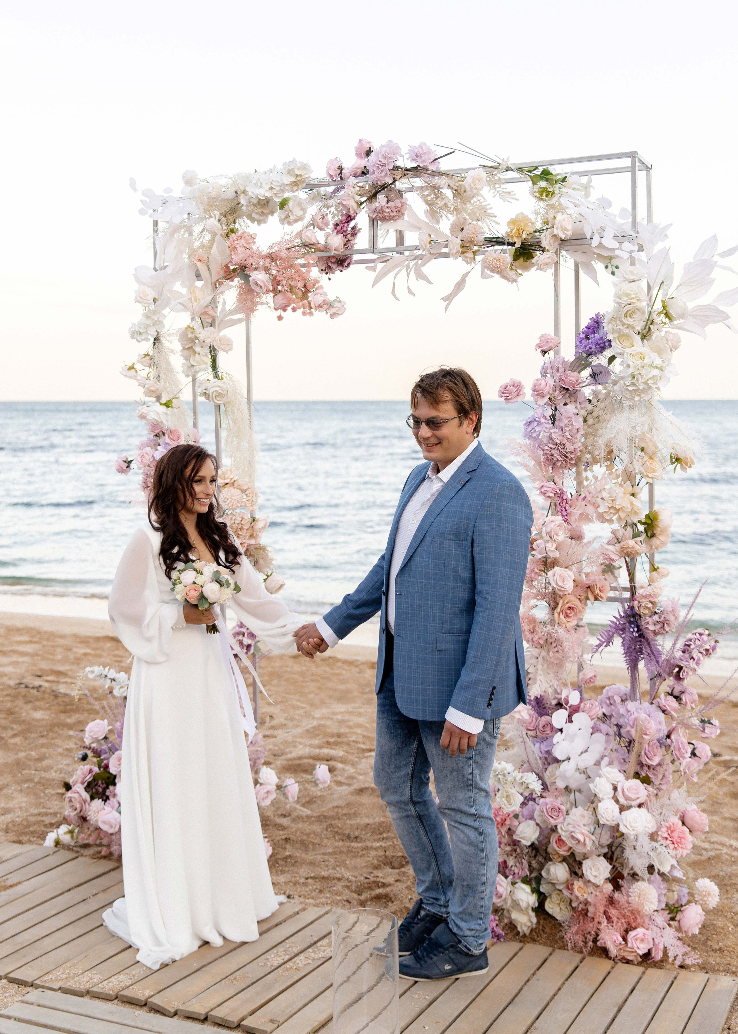 Свадебная фотосессия у моря в городе Феодосия. Свадебный фотограф и видеограф Краснодар, Ростов, Сочи, Новороссийск