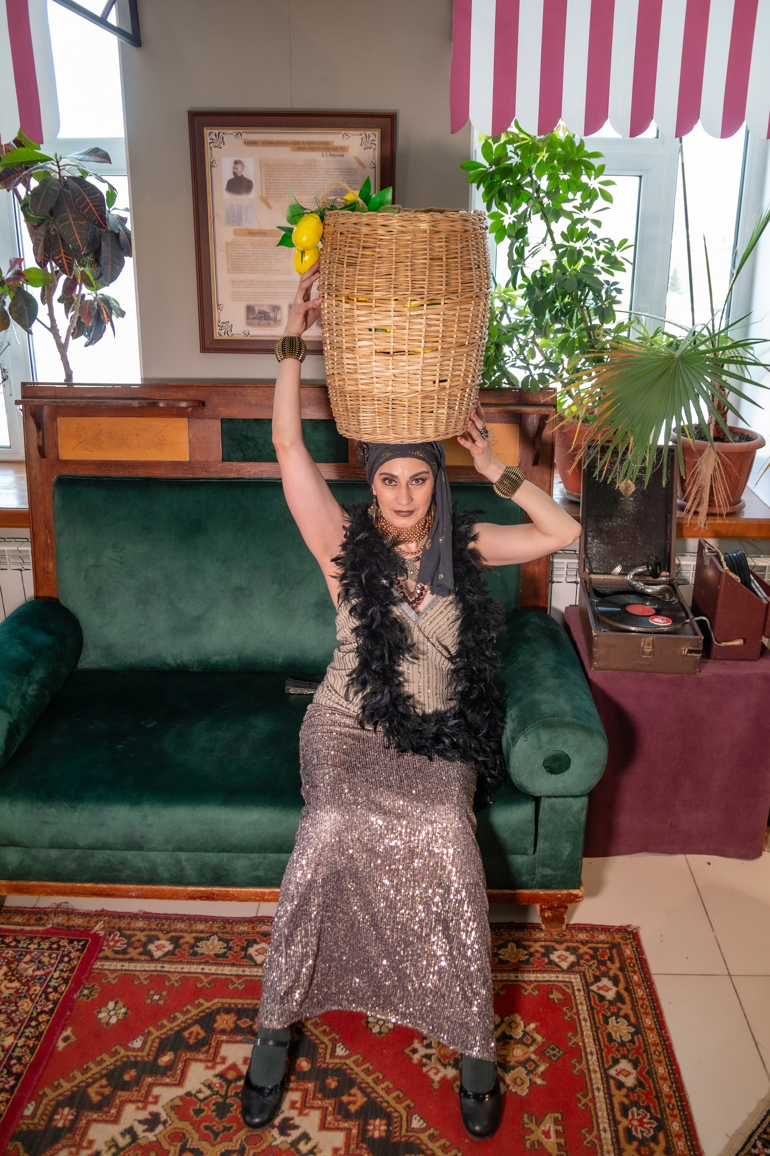 Танец в музее. Экспозиция Томск купеческий. Модель Лана Чернявская. Ваш фотограф Северск | Томск