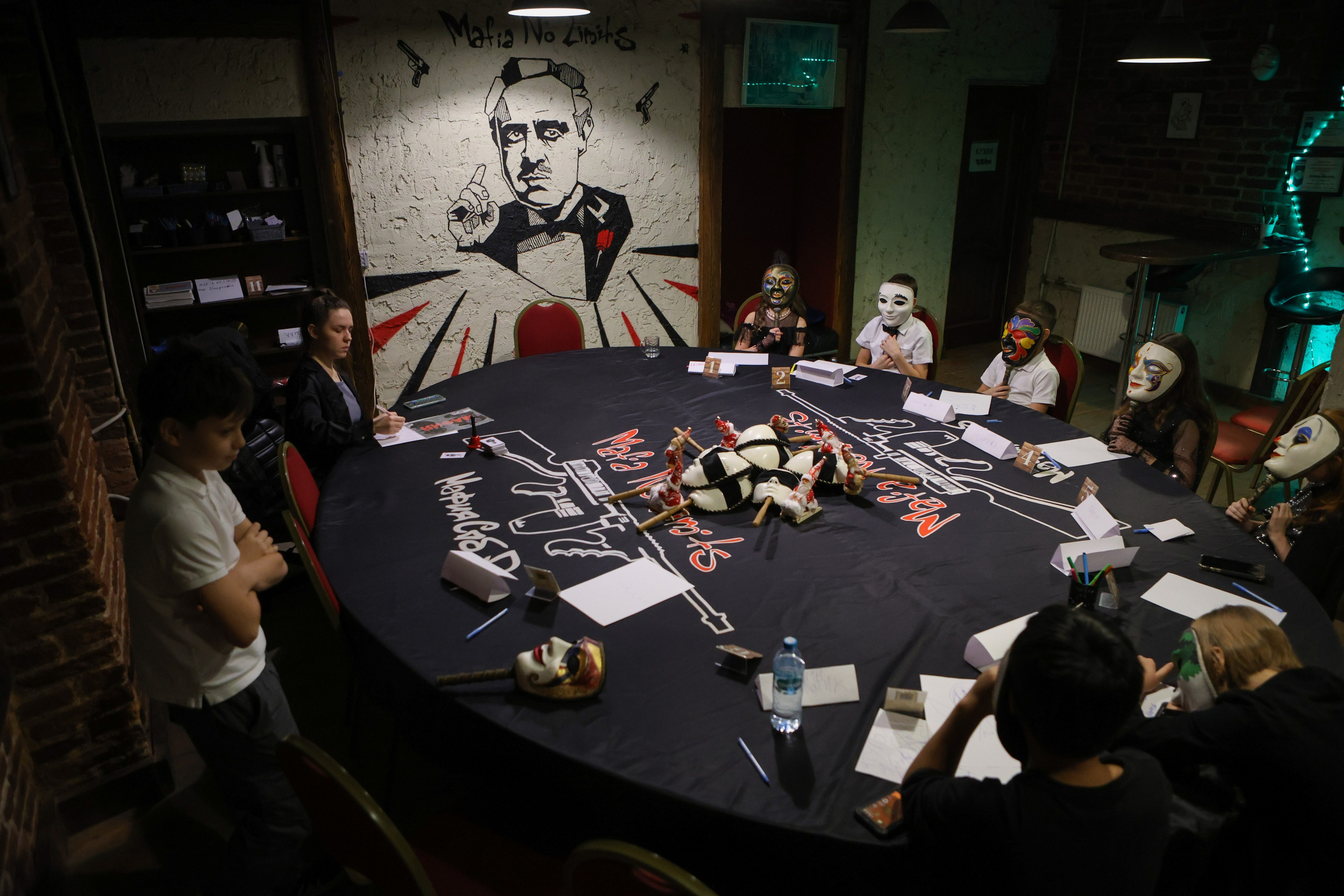 Фотограф на игру Мафия в Санкт-Петербурге. Фотограф Санкт-Петербург Андрей Кострикин|PHOKYSVTEBE