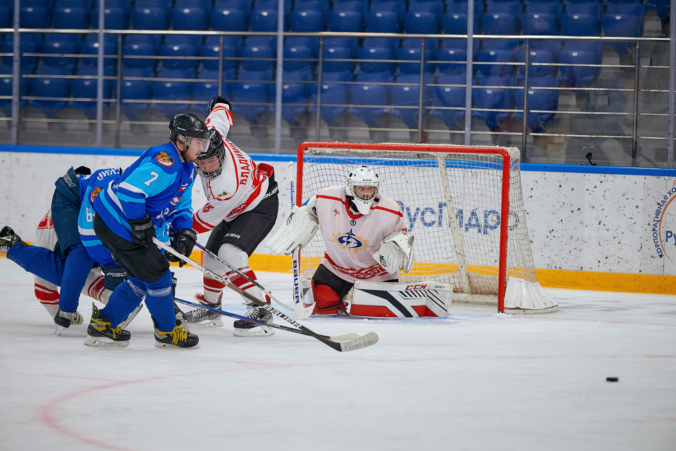 Портфолио репортажной фотосъёмки: Кристалл арена — Хоккей — РусГидро. Фотограф Яковлев Роман — Красноярск