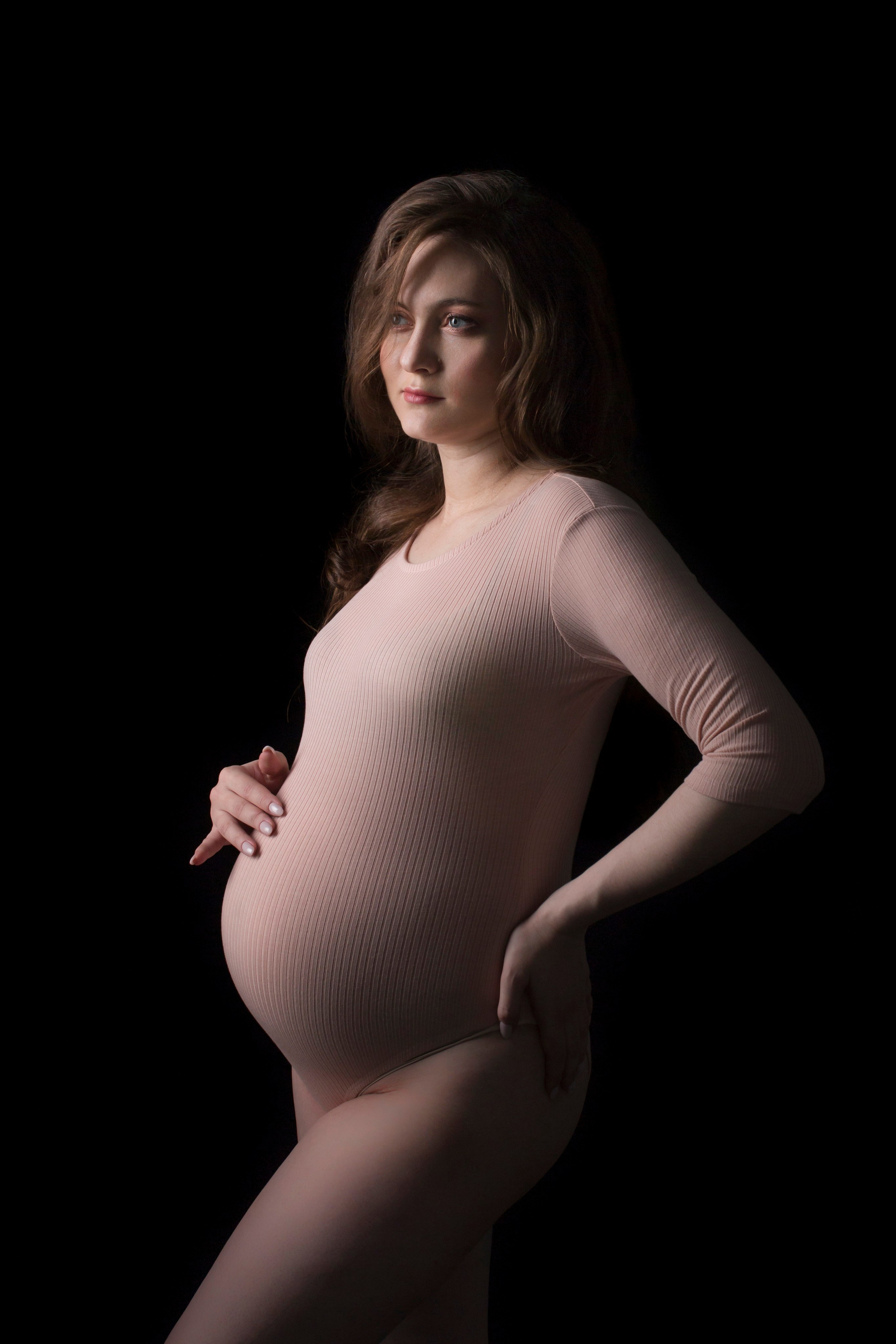Фотосессии беременности в стиле минимализм в Кемерово. Елена Данилова фотограф беременности в Кемерово