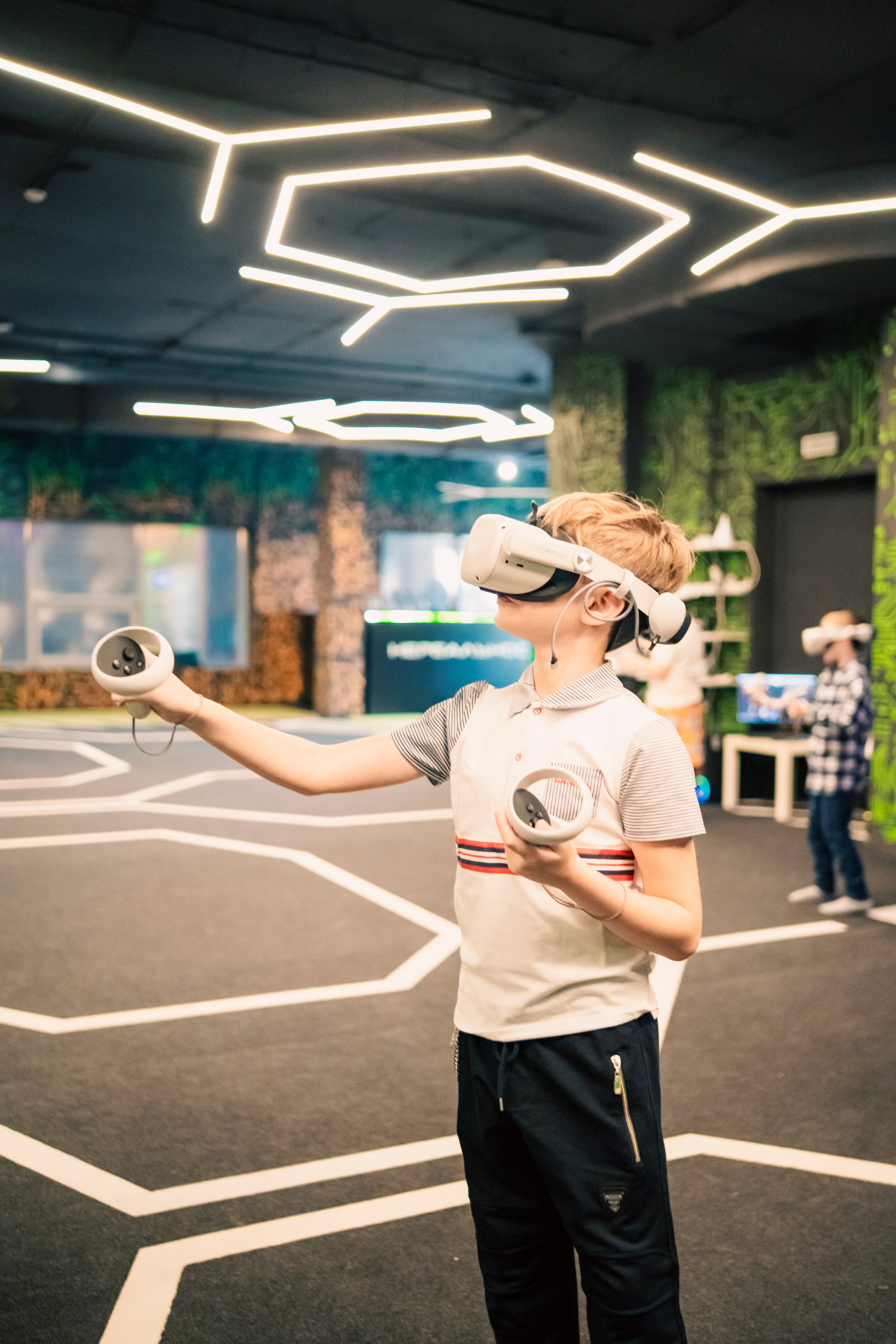 VR April-May. Felixtones