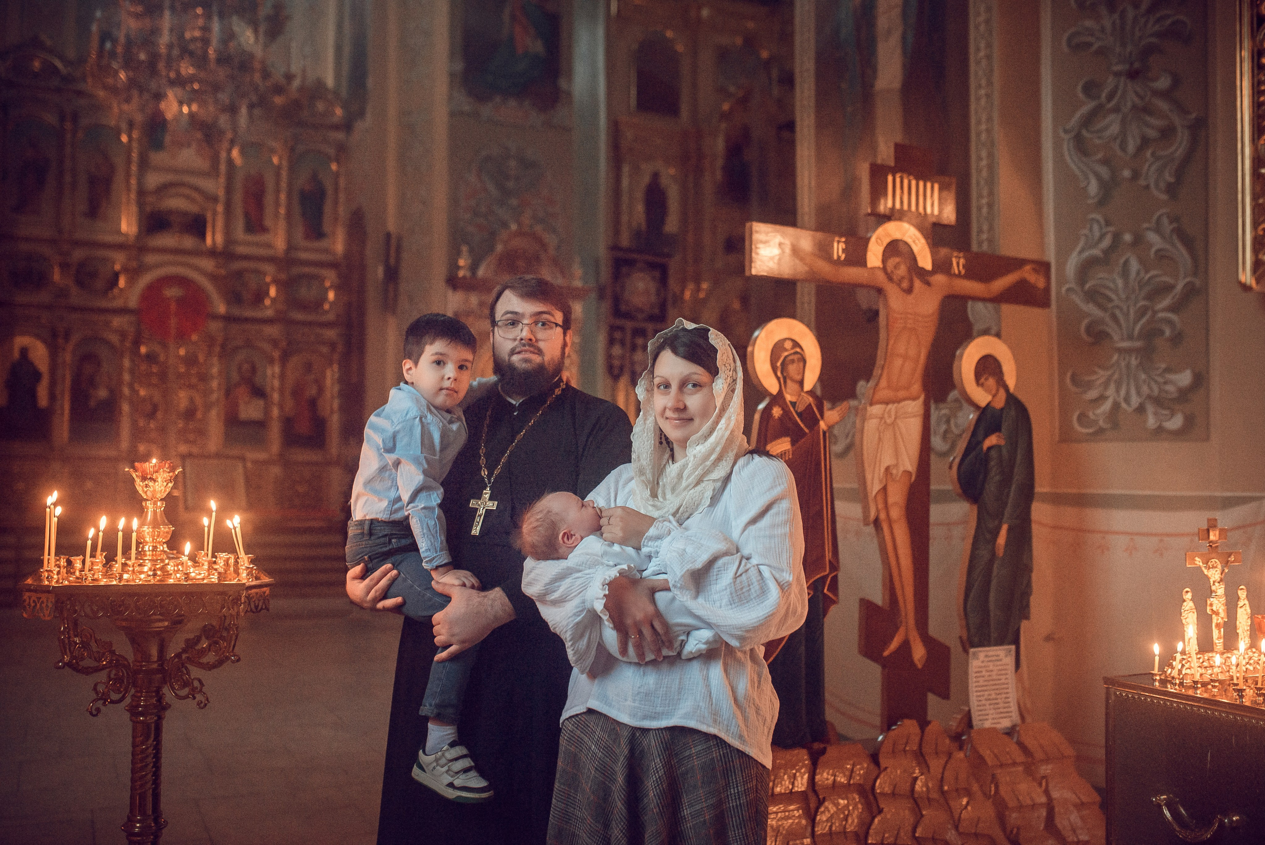 Таинство крещения Тихона. Фотограф на крещение в Саратове Марина Грушина