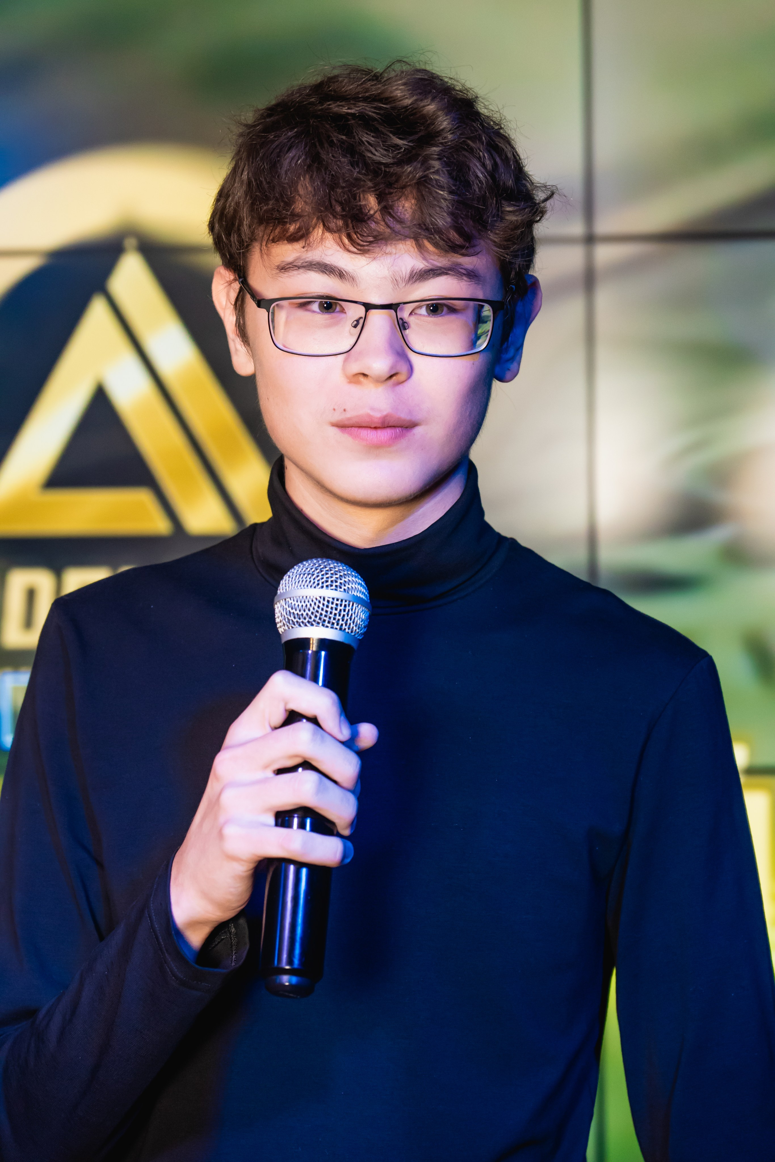 Выпускной Delta. Занимаюсь профессиональной фотографией и живу рядом с Байкалом. Работаю в разных жанрах