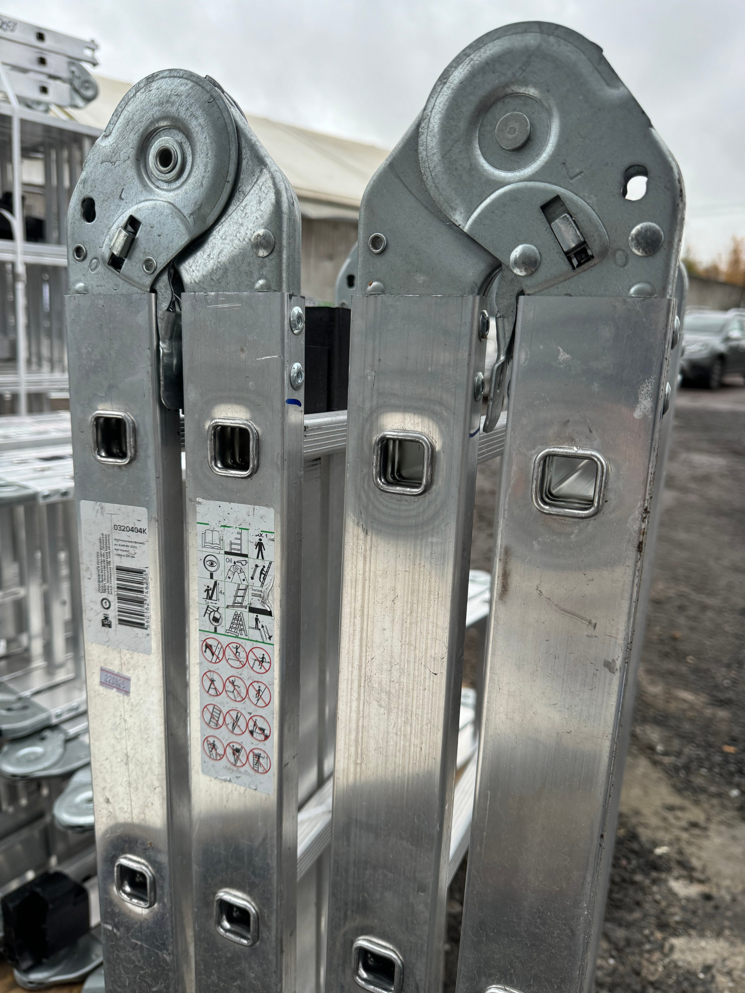 Лестницы и стремянки. Строительный магазин низких цен Экономкин