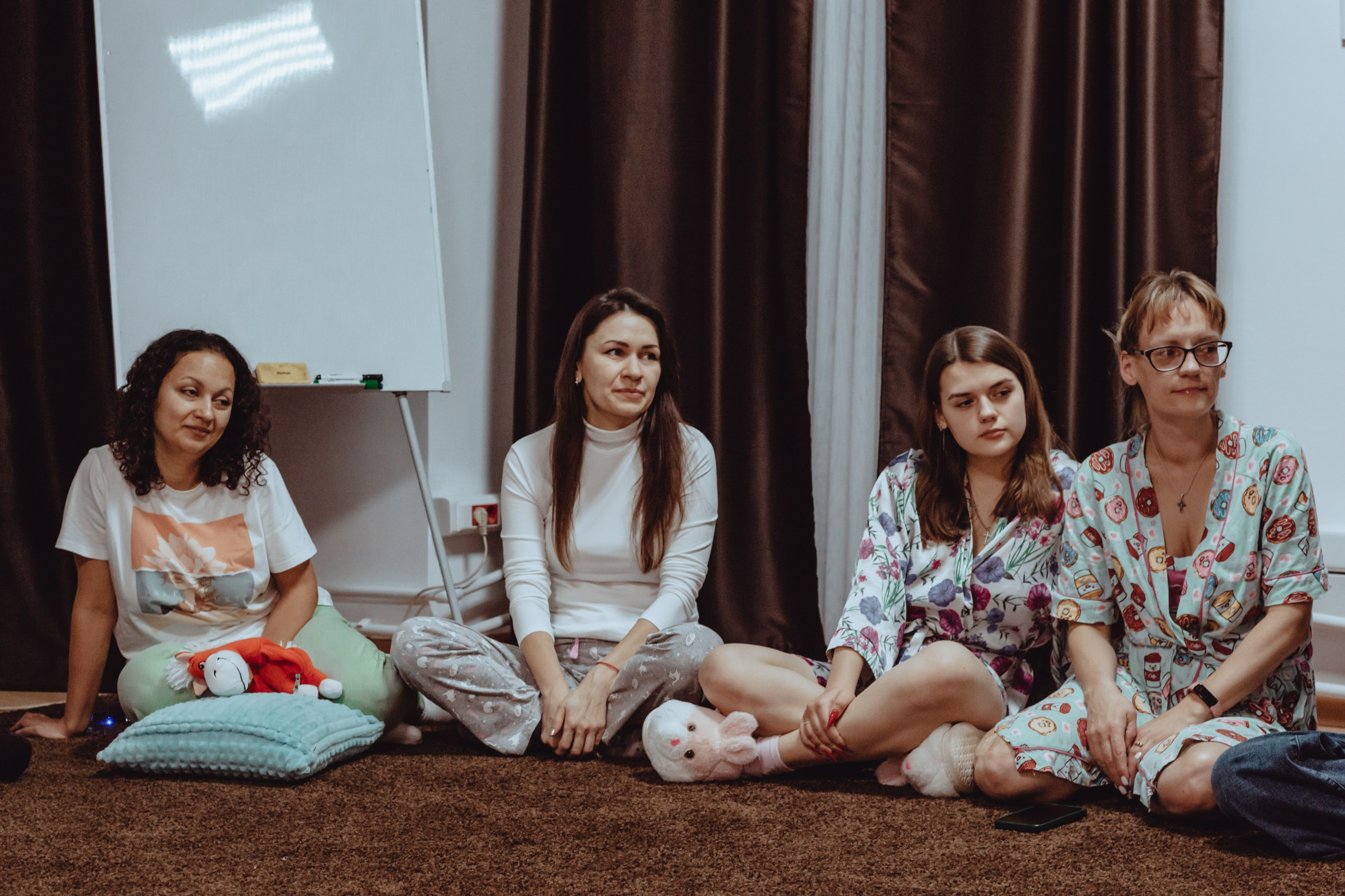 Женский новогодний корпоратив. Фотограф Старый Оскол Мавлыга Мария