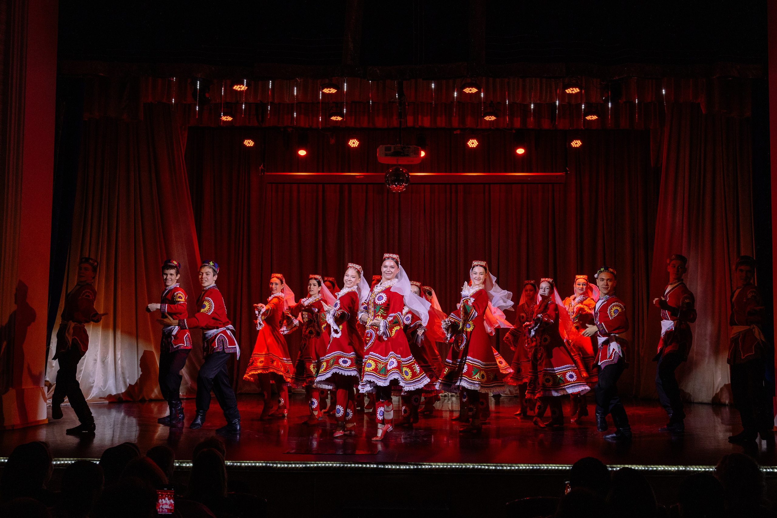 Сибирские узоры ДК Ефремова. Фотограф Юлия Мальцева