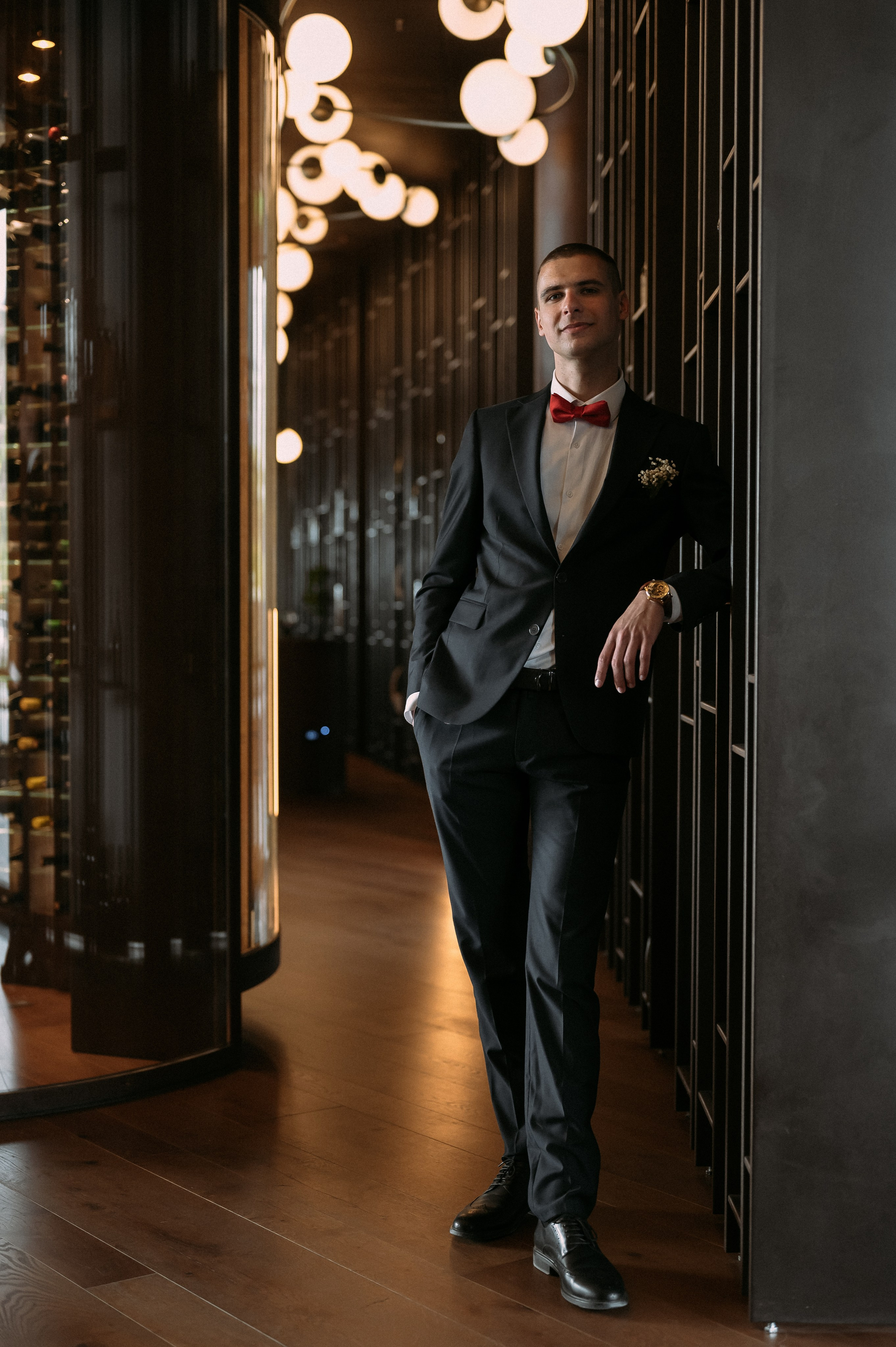 Свадебное утро и прогулка красивой яркой пары. Свадебный и семейный фотограф в Симферополе Дарья Маркова