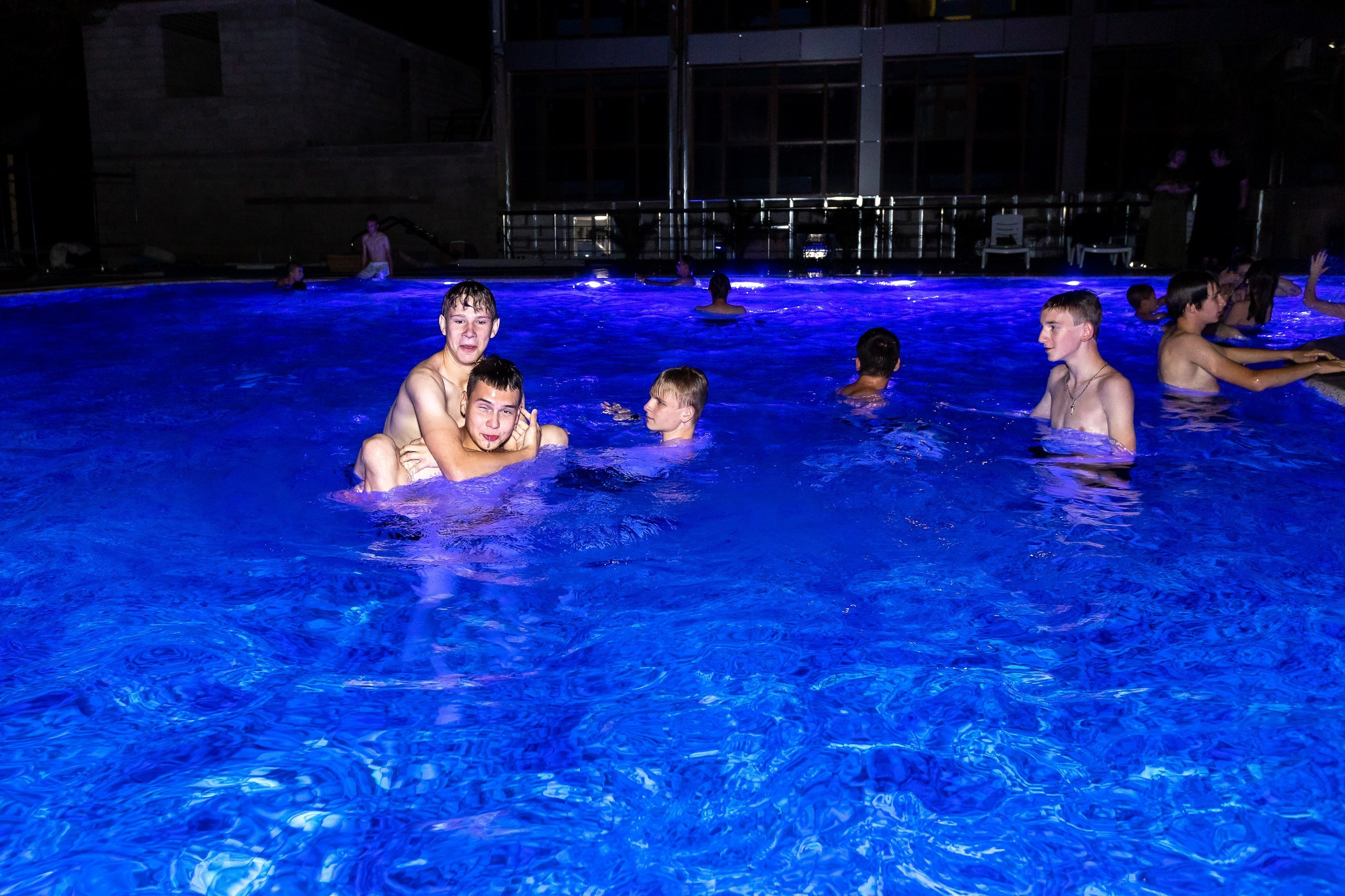 Вручение аттестата и выпускной вечер. Выпускные альбомы Майкоп, Краснодар Елена Золотарева