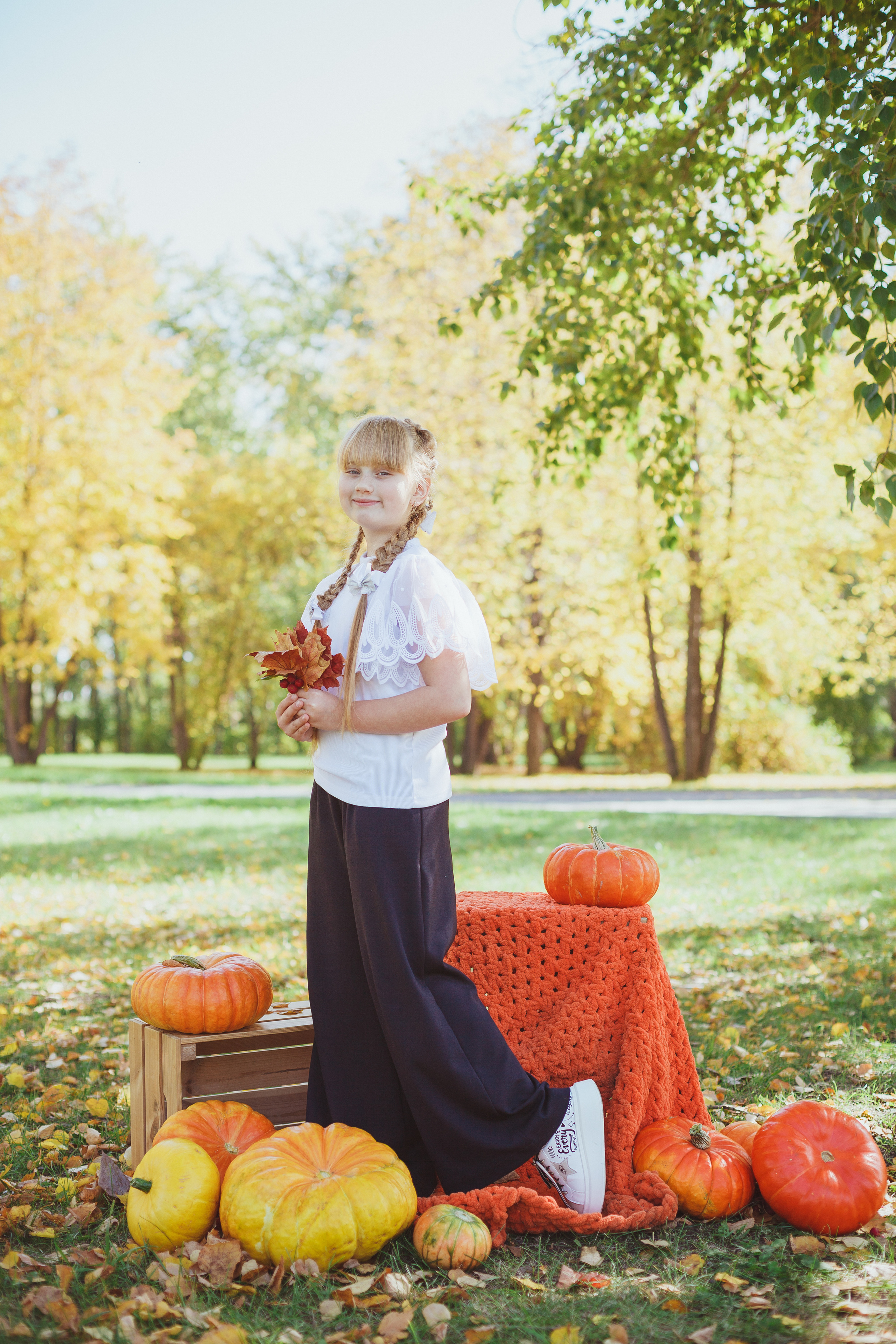 Школьная фотосессия на 31 августа. 1,2,3 сентября. Портреты детей 4-6 штук. Групповые общие 2-5 шт. Цена 450р. (1). Семейный и детский фотограф в Сухом Логу Ольга Кайгородова