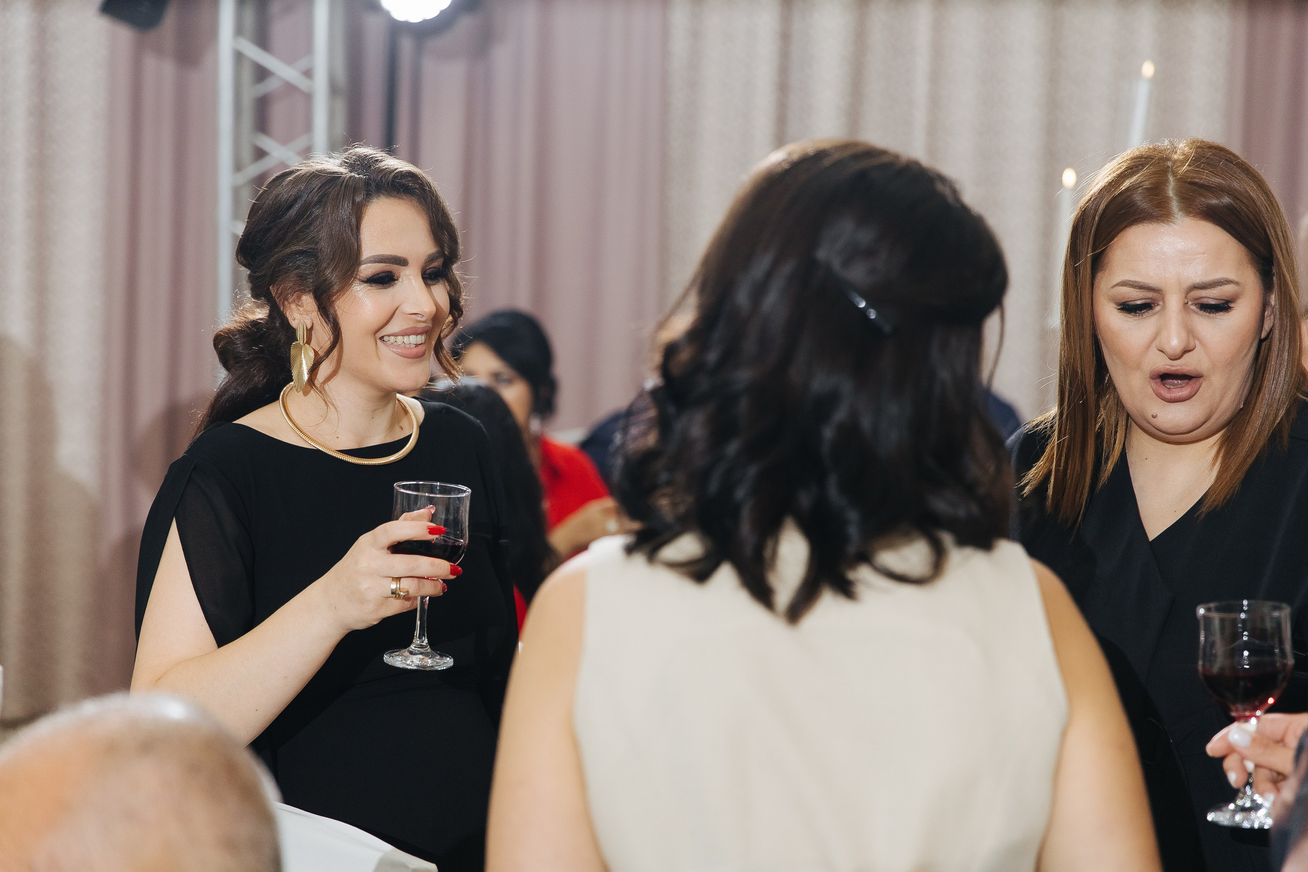 Ани и Назели. 35&5 День рождения, «Янтарь». Фотограф в Красноярске Надежда Воскресенская