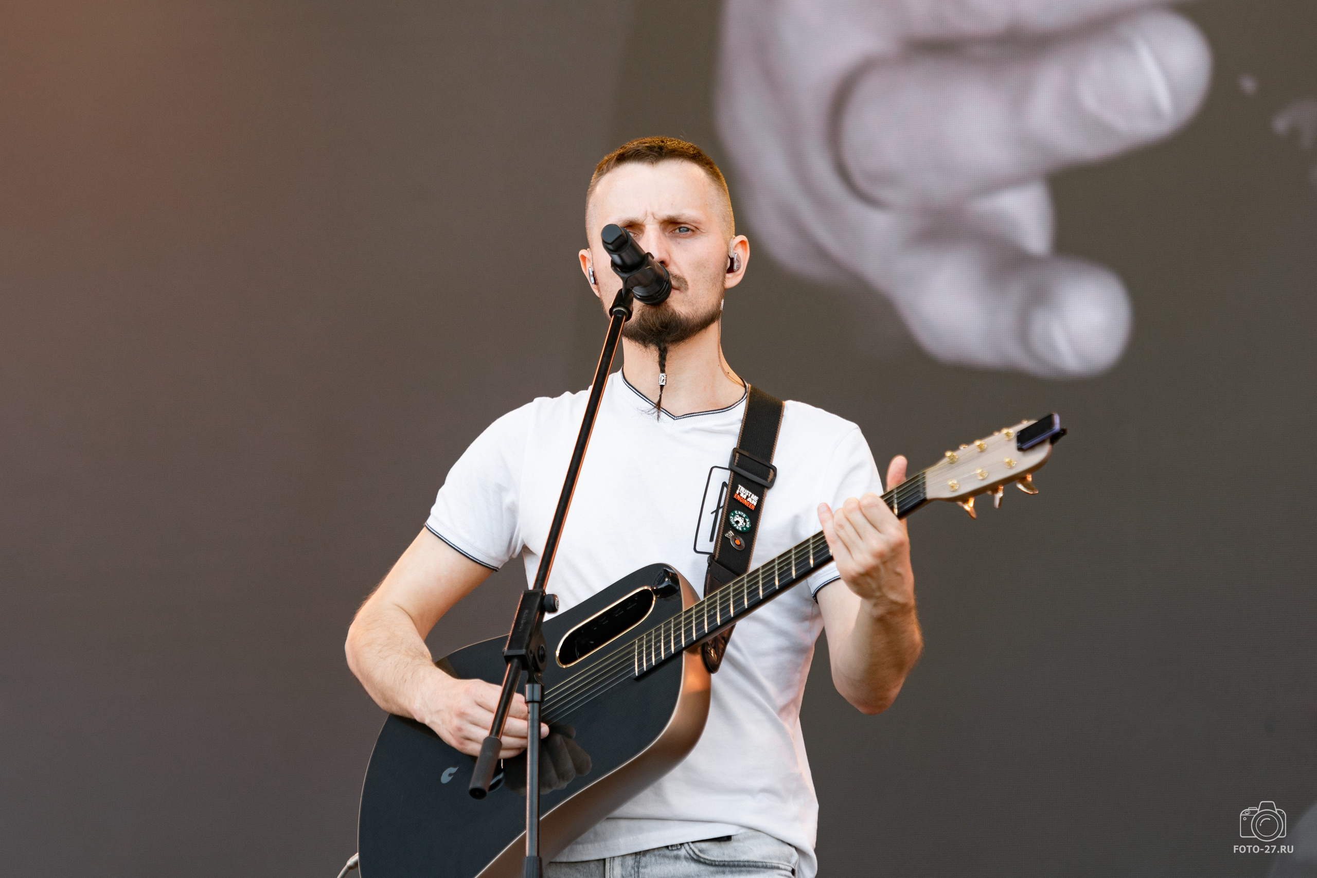 Антон Курдюмов фотограф в Хабаровске Рина Курдюмова фото27 foto27 Антон Дорофеев репортажный репортаж документалист Тони и Рина фотосоздатели ПаПаРоК Рок над Амуром 2024 фестиваль Хабаровск