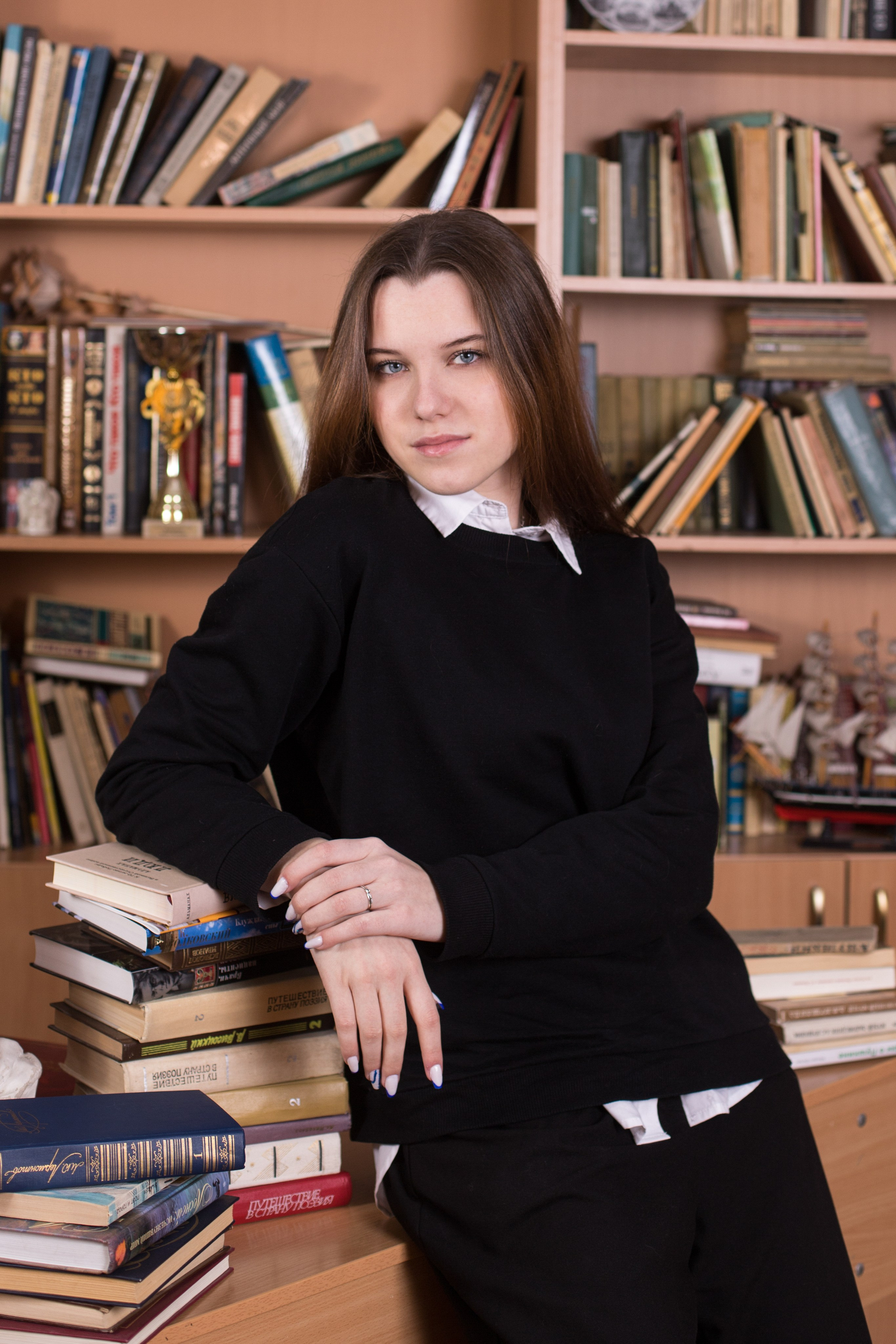 школьный портрет в библиотеке