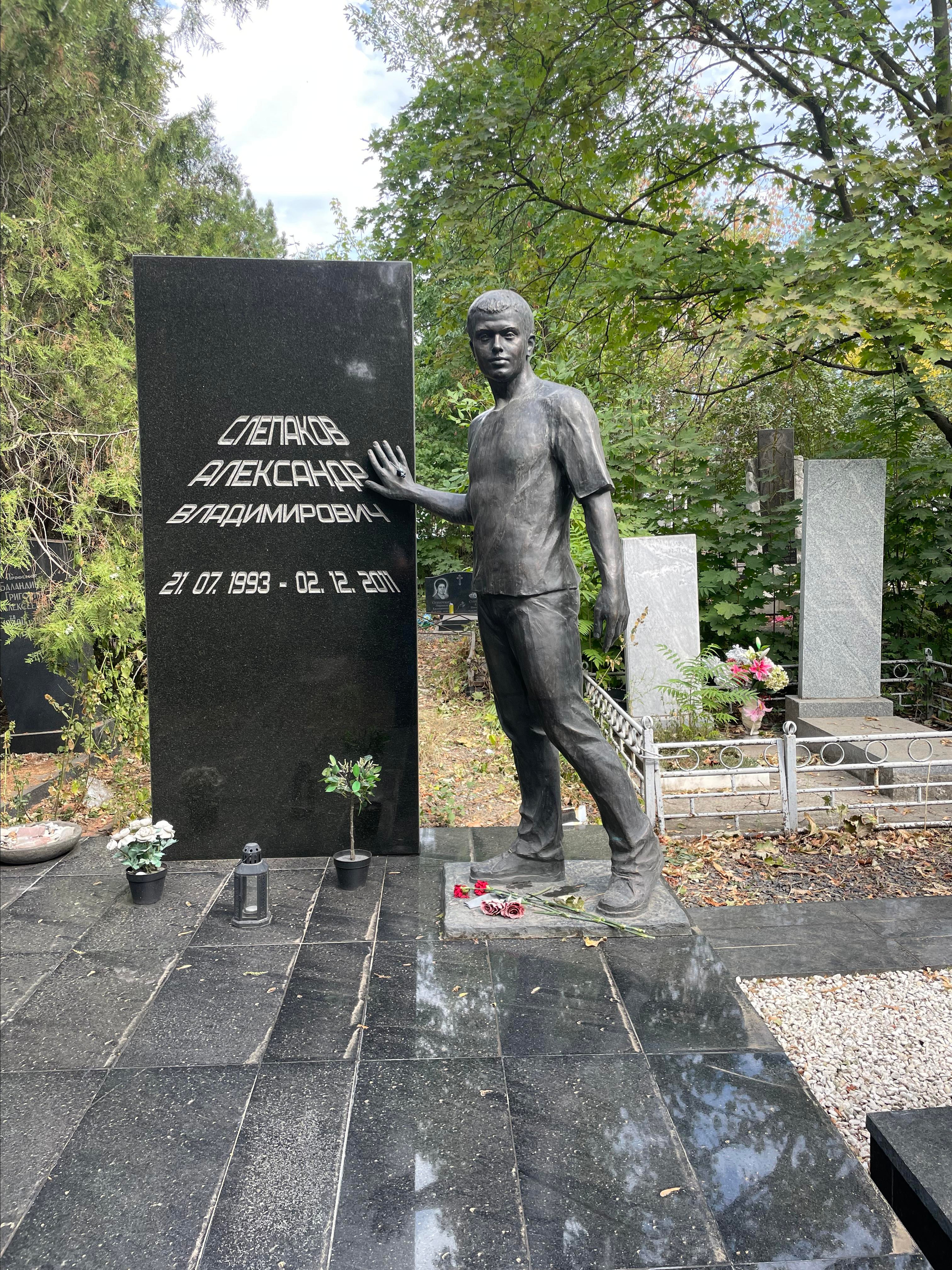 Альбом памятников и мемориалов. Автор Лындин Дмитрий Васильевич. Лындин Дмитрий Васильевич — официальный сайт скульптора