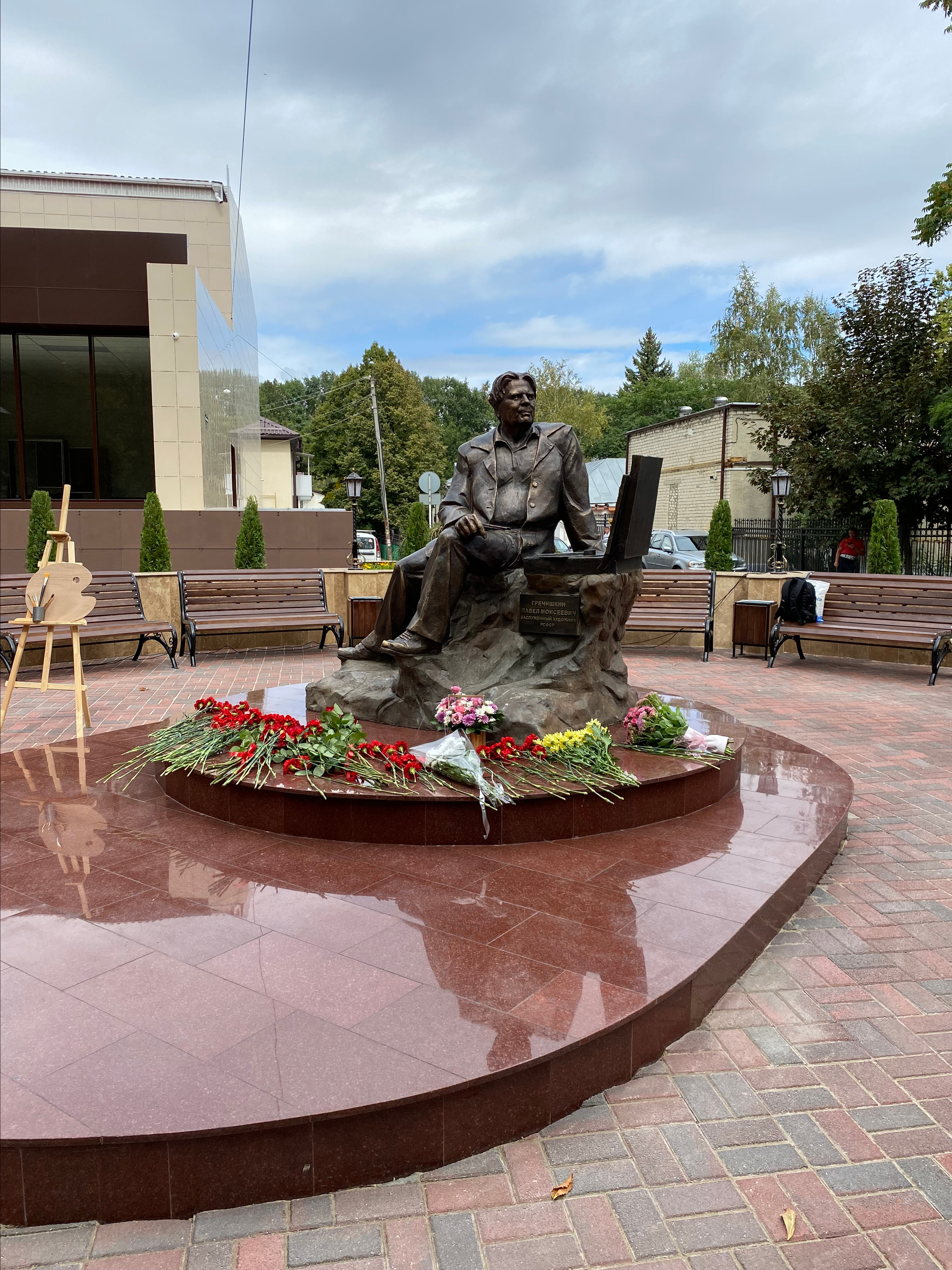 Альбом памятников и мемориалов. Автор Лындин Дмитрий Васильевич. Лындин Дмитрий Васильевич — официальный сайт скульптора