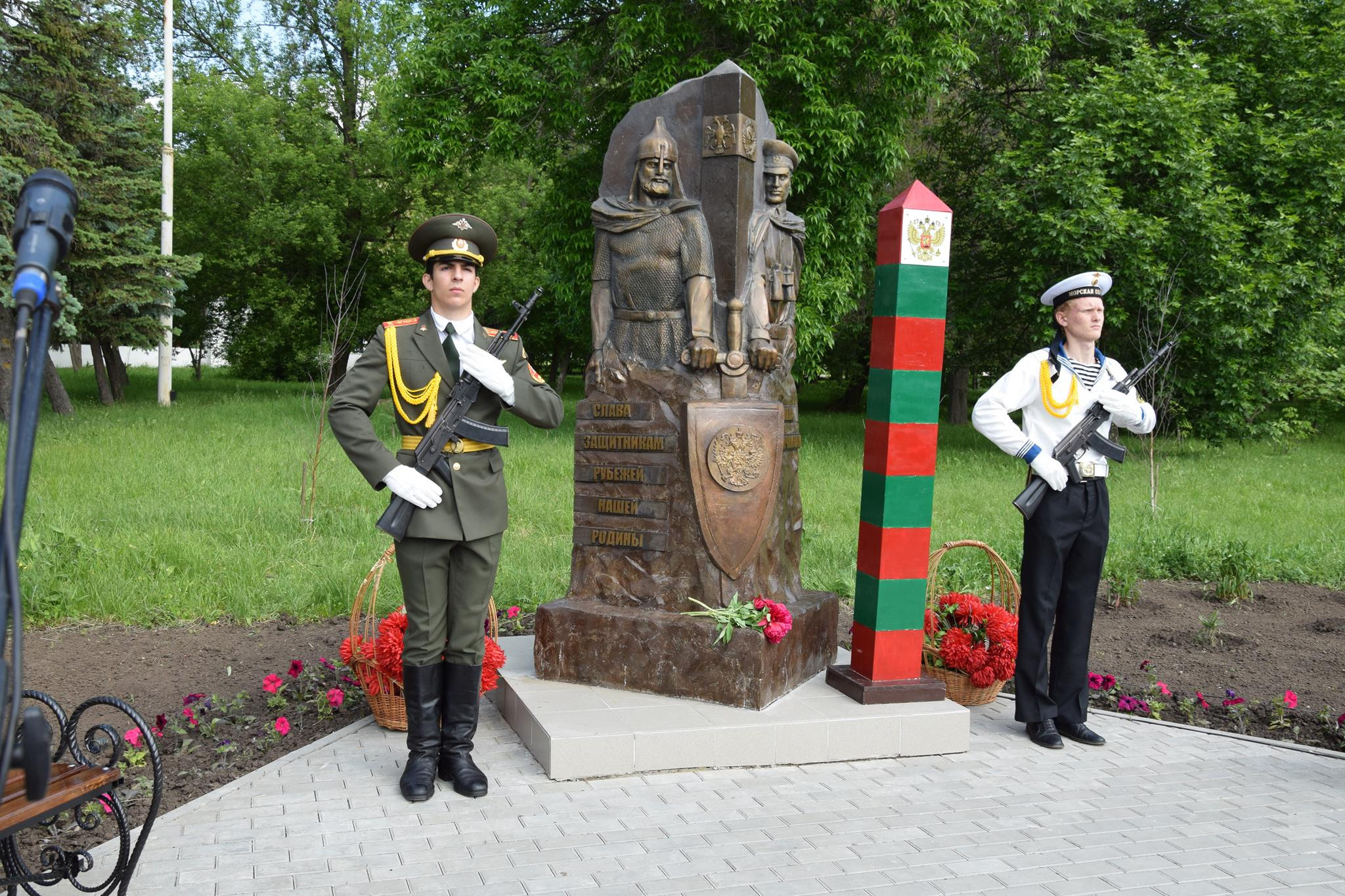 Альбом памятников и мемориалов. Автор Лындин Дмитрий Васильевич. Лындин Дмитрий Васильевич — официальный сайт скульптора