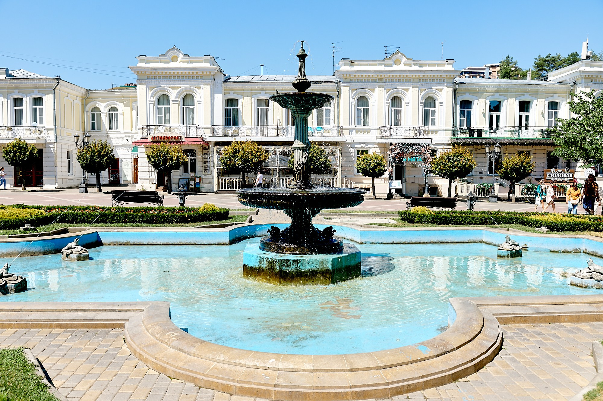 Кисловодск, Россия. Август 2024. Фотографии отовсюду и обо всем