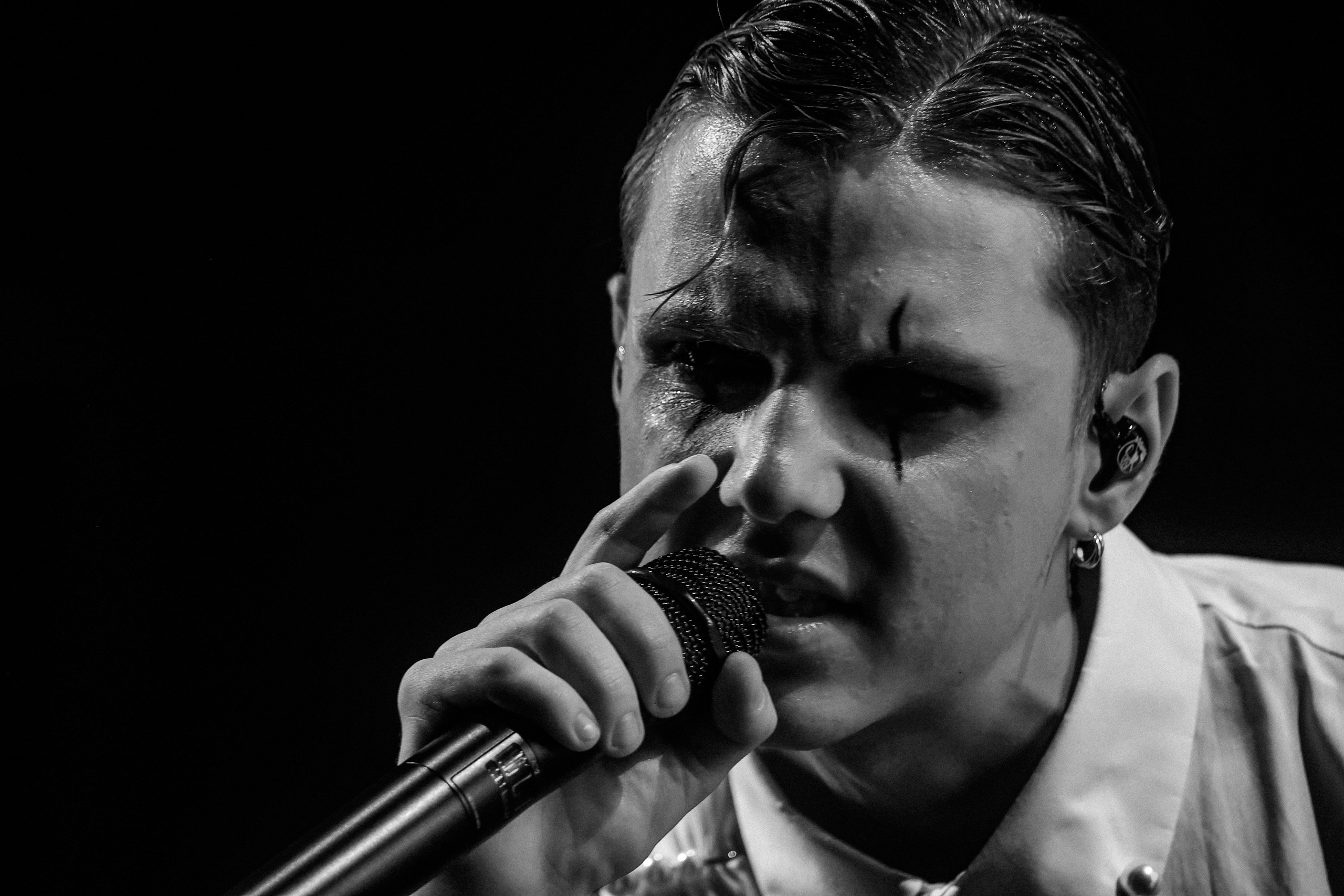 ВАНЯ ДМИТРИЕНКО