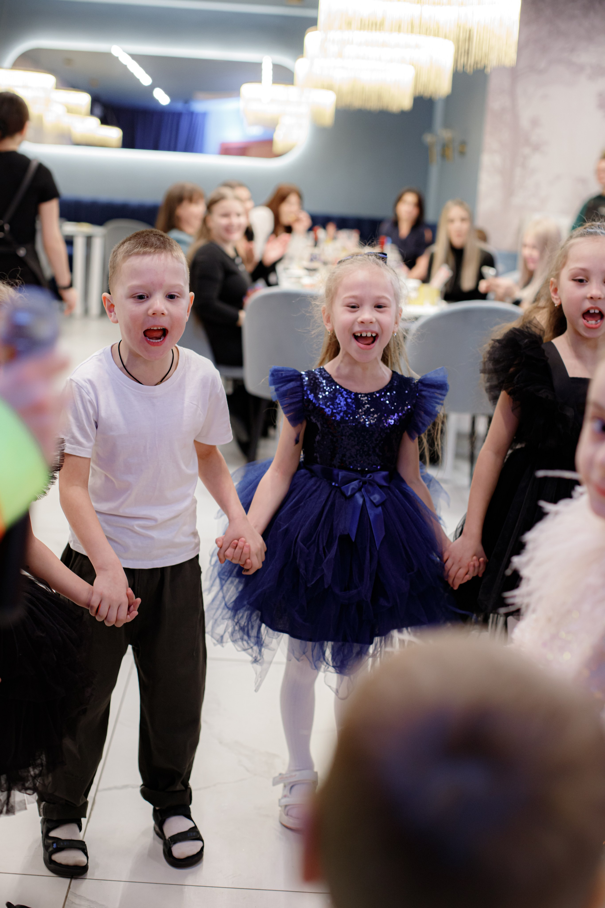 ASIA'S BIRTHDAY PARTY. Photokarish