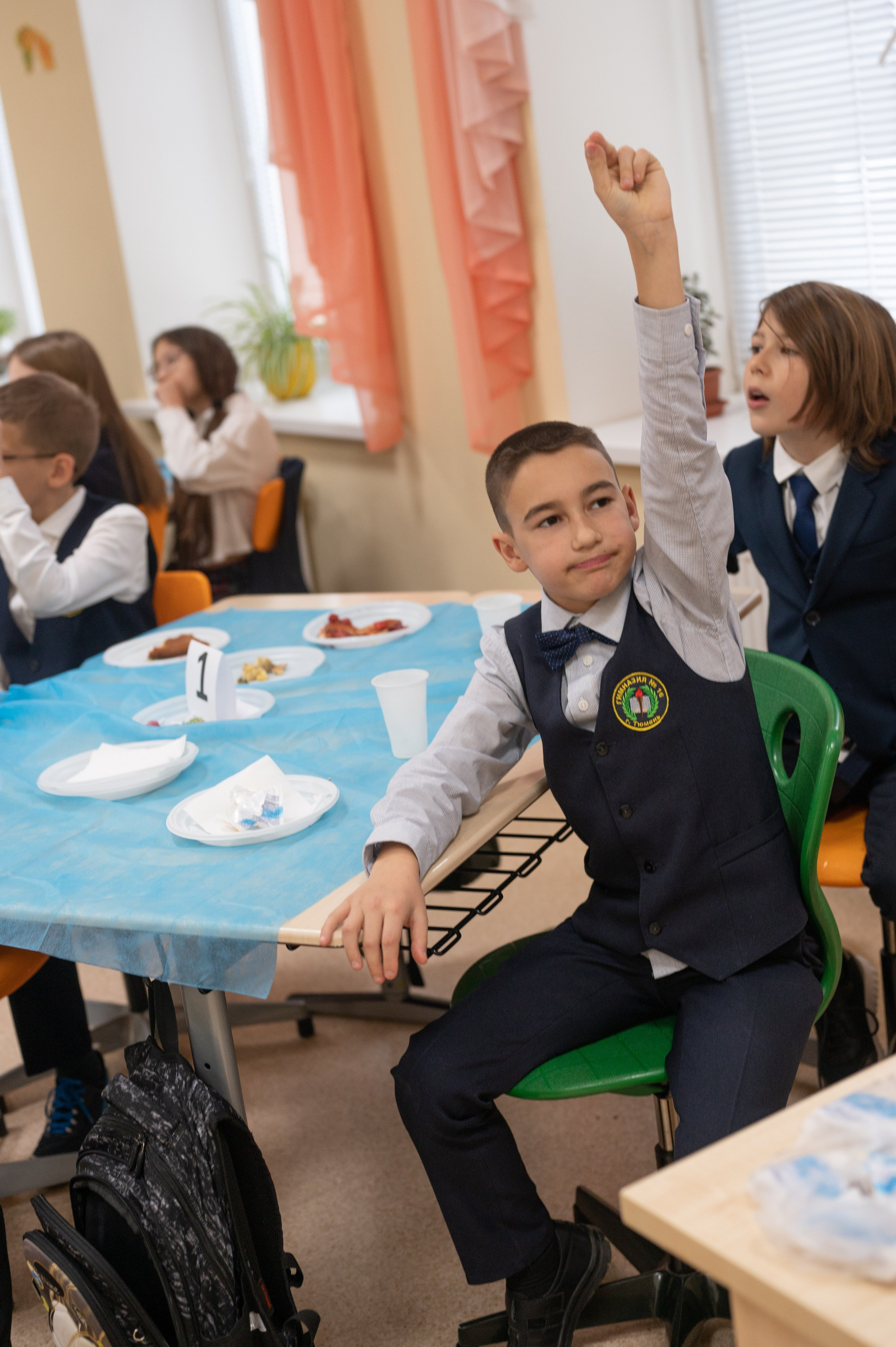 Репортаж мероприятия в классе 5Ж 16 гимназия 2024 г. Фотограф новорожденных, семейный детский в Тюмени Татьяна Морозова