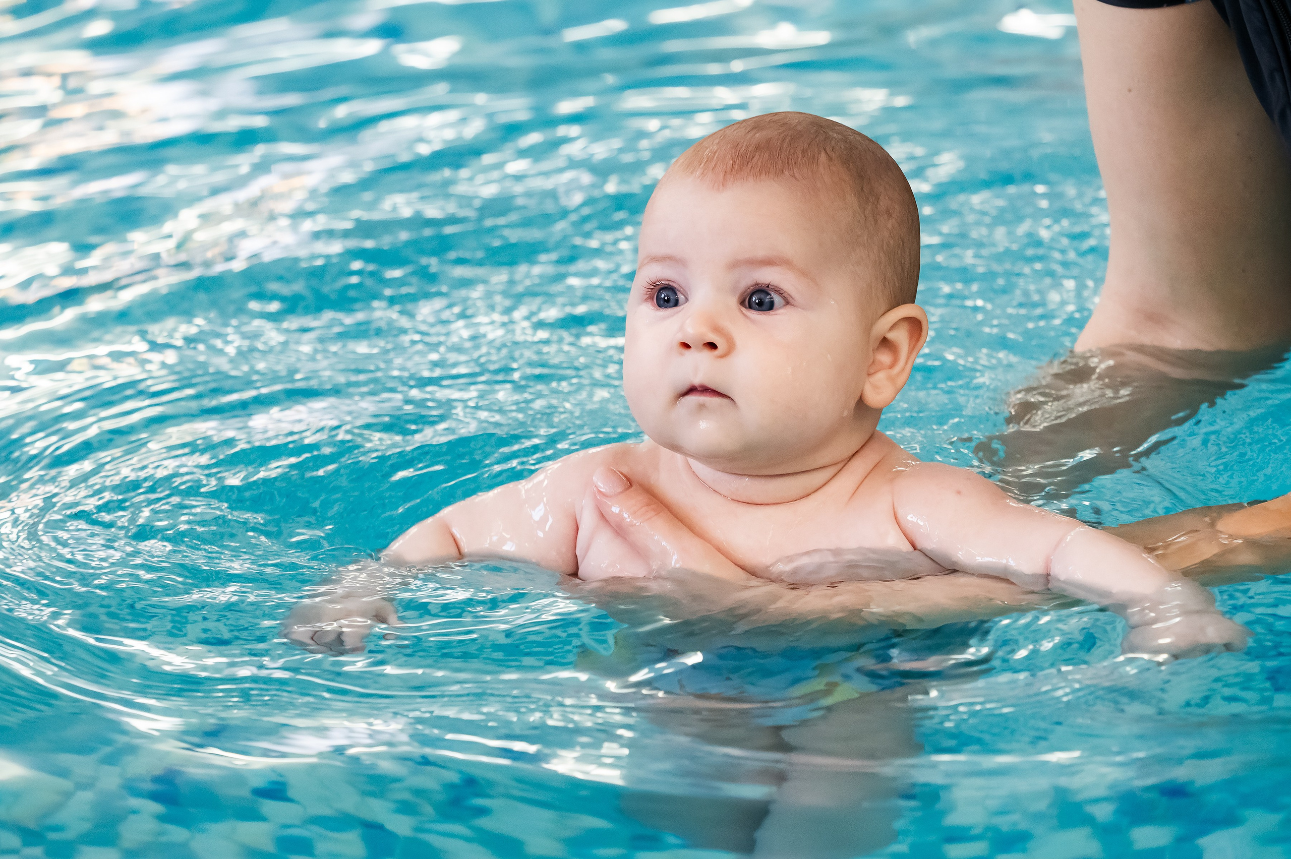 Грудничковое плавание. Репортажный, семейный и детский фотограф в Пензе и Заречном Арина Ермилова. Картины барельеф на заказ