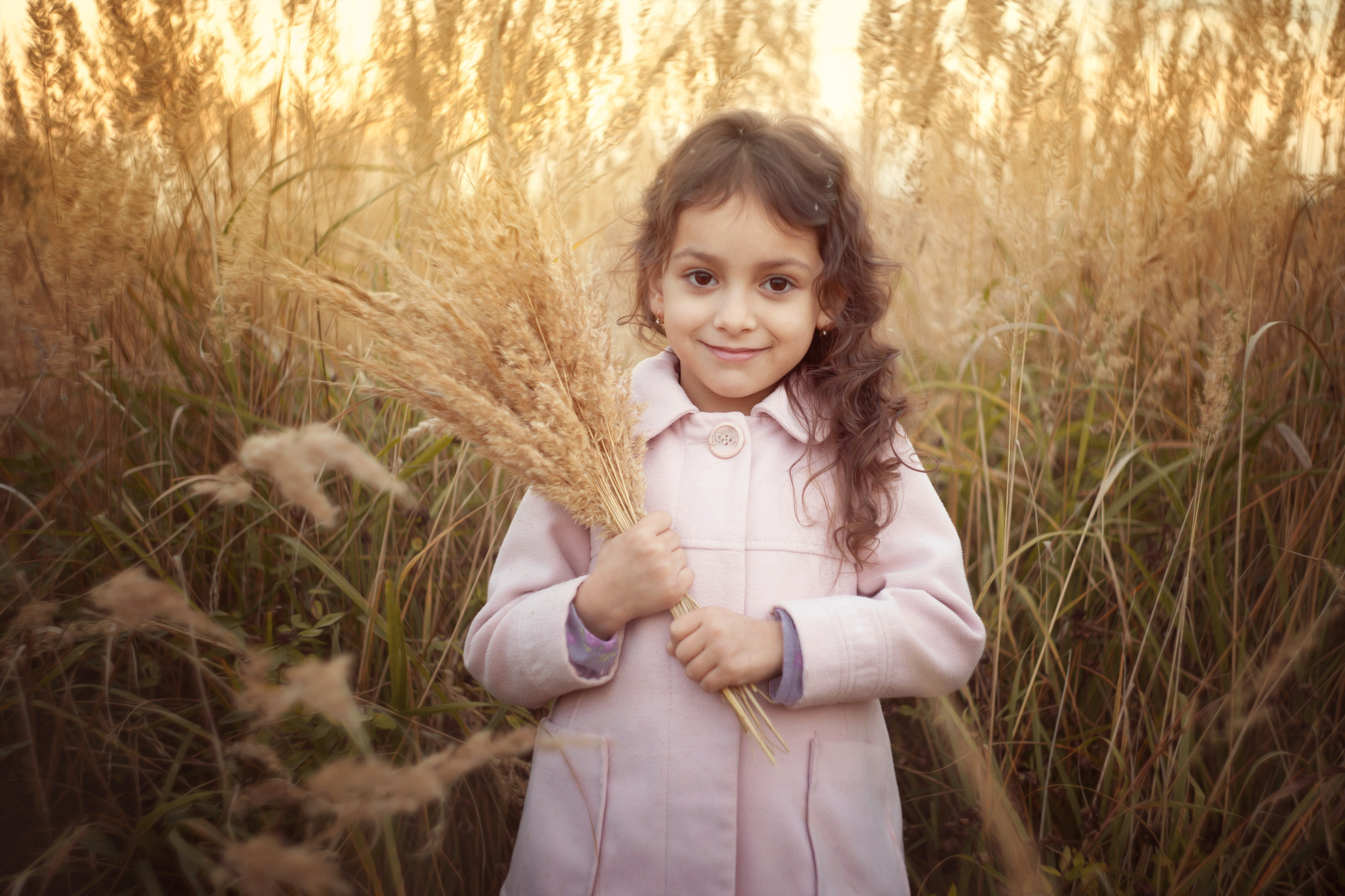 Аиша. Фотограф Антонина Свешникова. ВЫПУСКНЫЕ ФОТОКНИГИ для детских садов и школ. Москва, Владимир