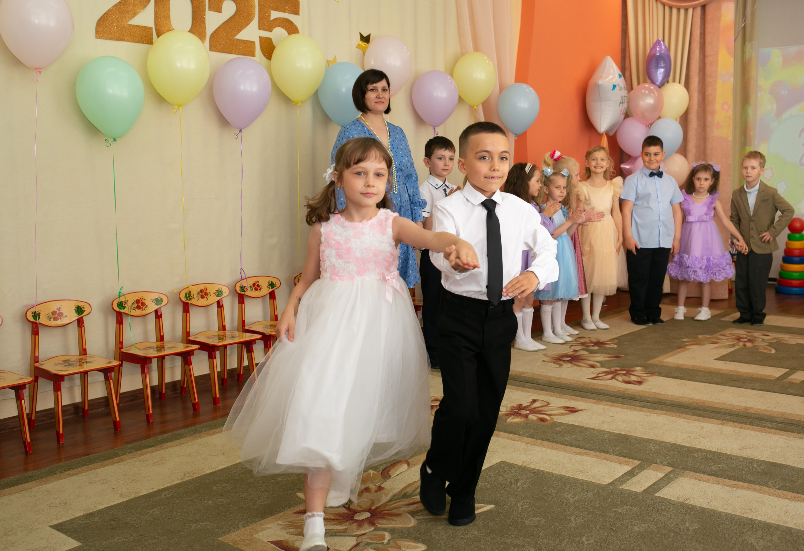 Выпускные и Утренники. Фотограф новорожденных и семейный фотограф НСО г. Бердск Марина Львова