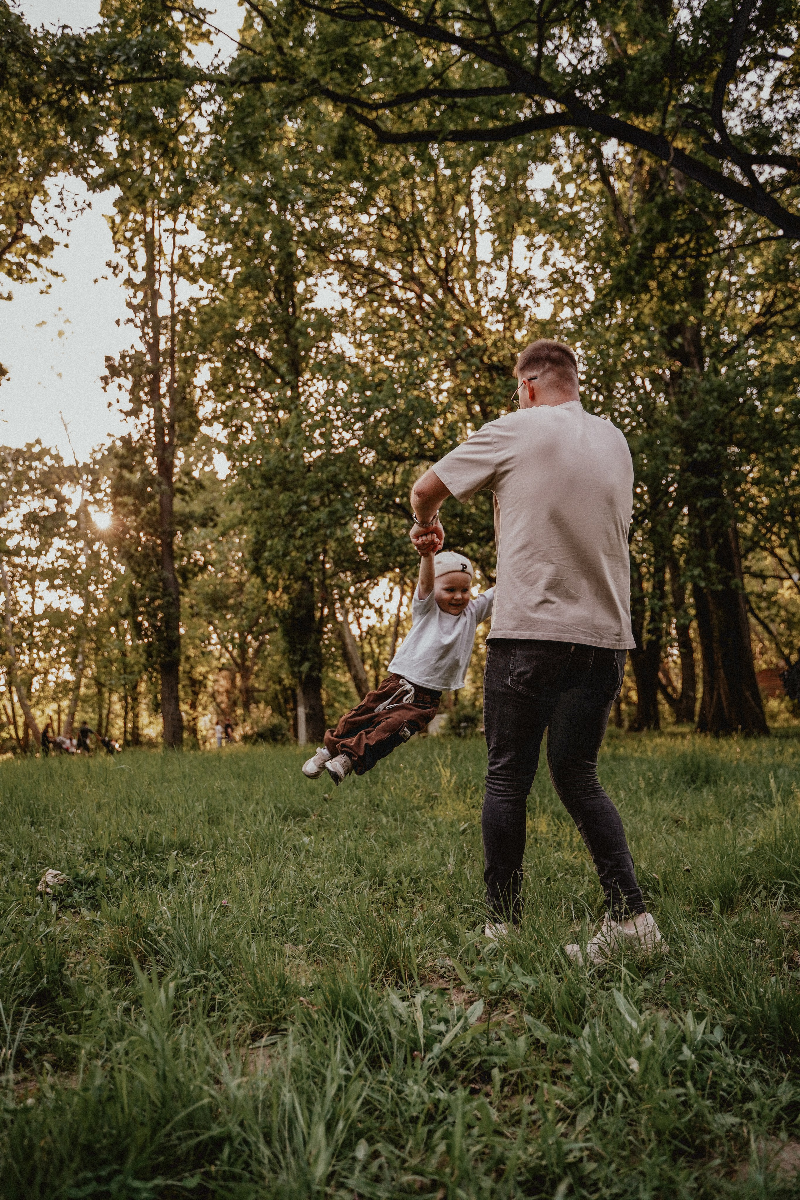 Семейная фотосессия со скейтом и самокатом. Семейный и женский фотограф в Краснодаре Анастасия Приймак