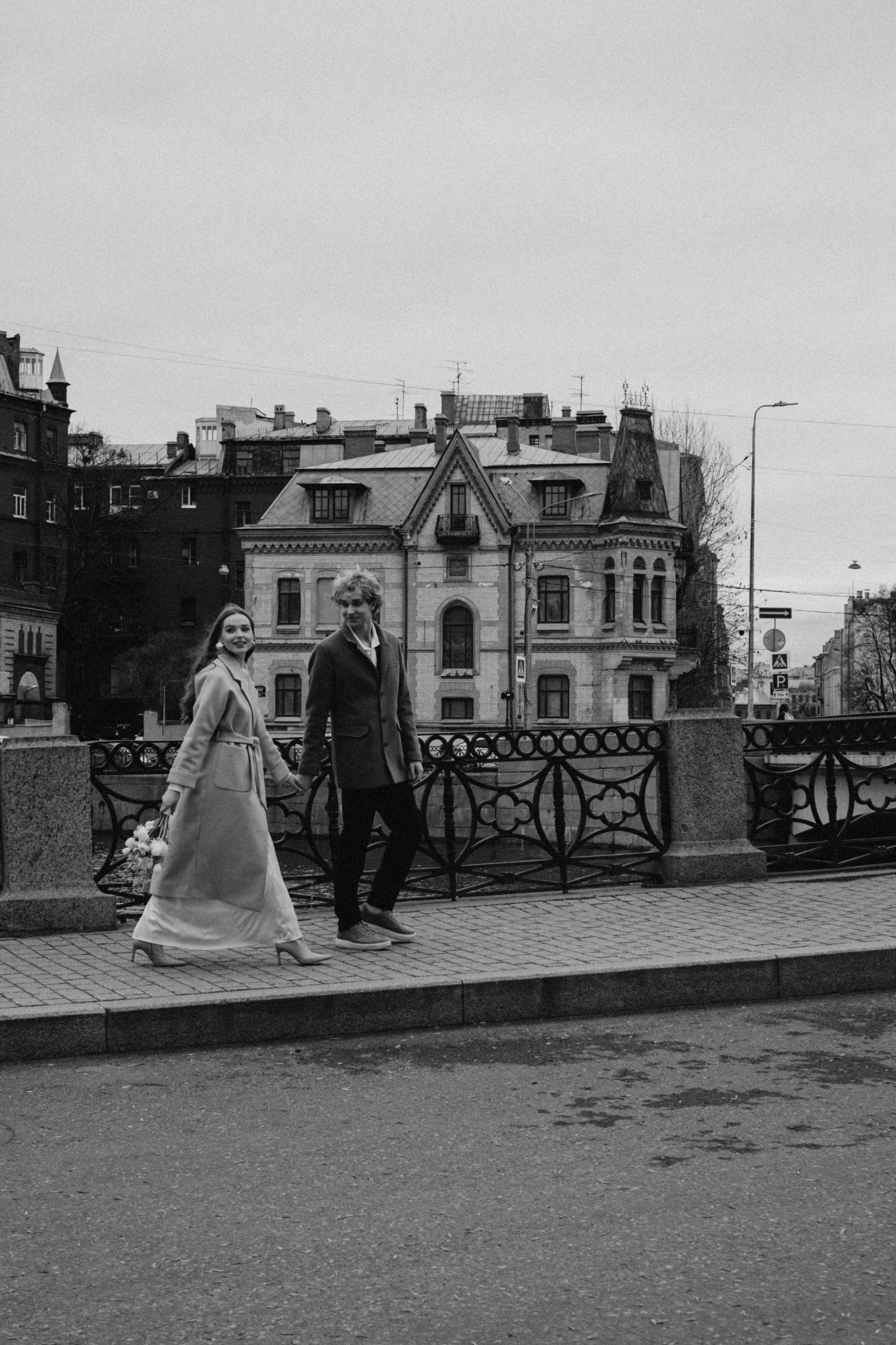 СВАДЕБНАЯ СЬЕМКА В ОТЕЛЕ. СБОРЫ ЖЕНИХА И НЕВЕСТЫ И ТАКЖЕ ТОР И ПОДГОТОВКА К ПРОГУЛКЕ И ПРОГУЛКА ПО ПЕТРОГРАДКЕ. Профессиональный фотограф, Санкт-Петербург — Виктория Богомолова