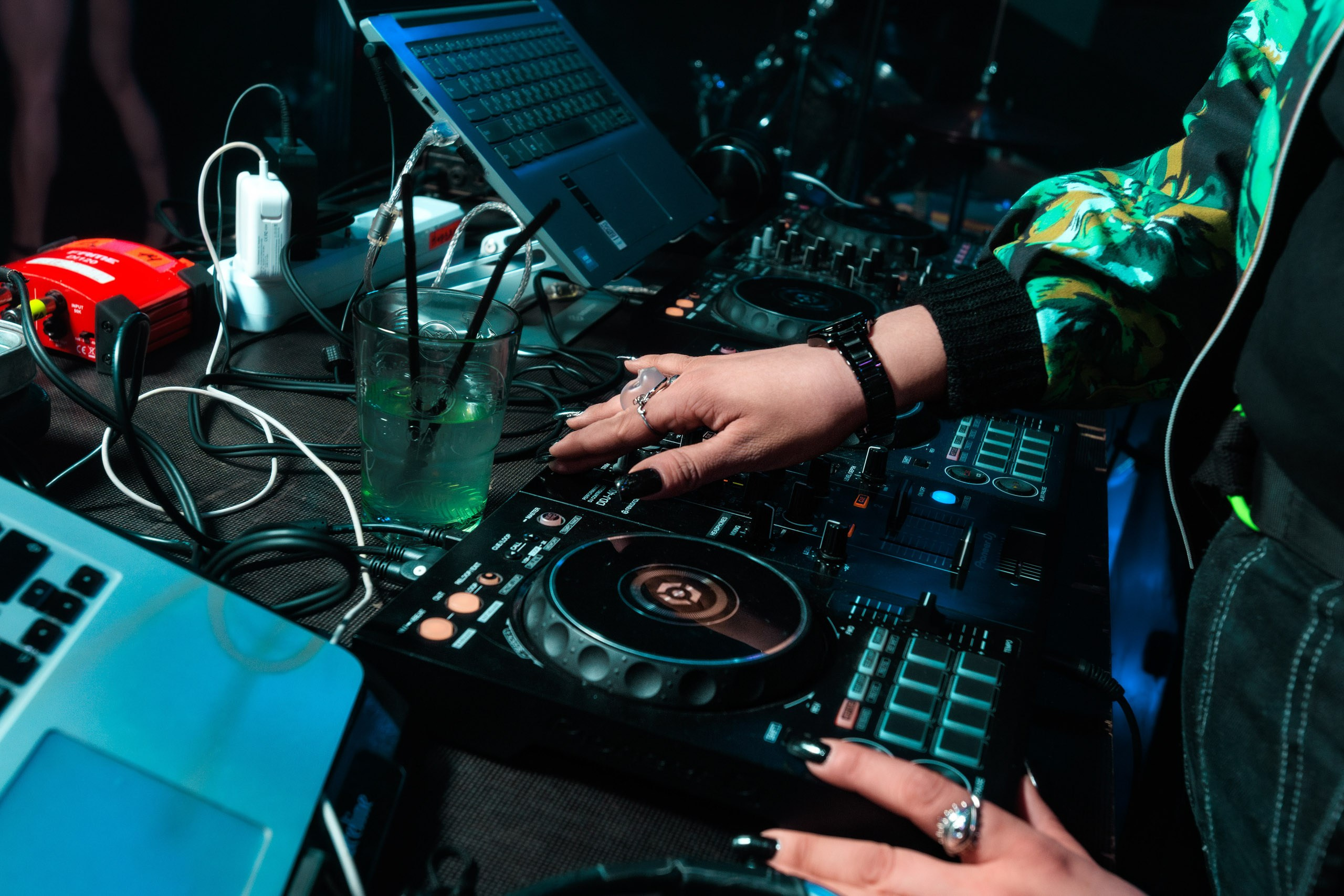 30.04.25 Юность х Пропаганда. Репортажный фотограф Екатеринбург | Яркий, качественный репортаж | Концерты, клубы, репортаж, праздники, корпоративы