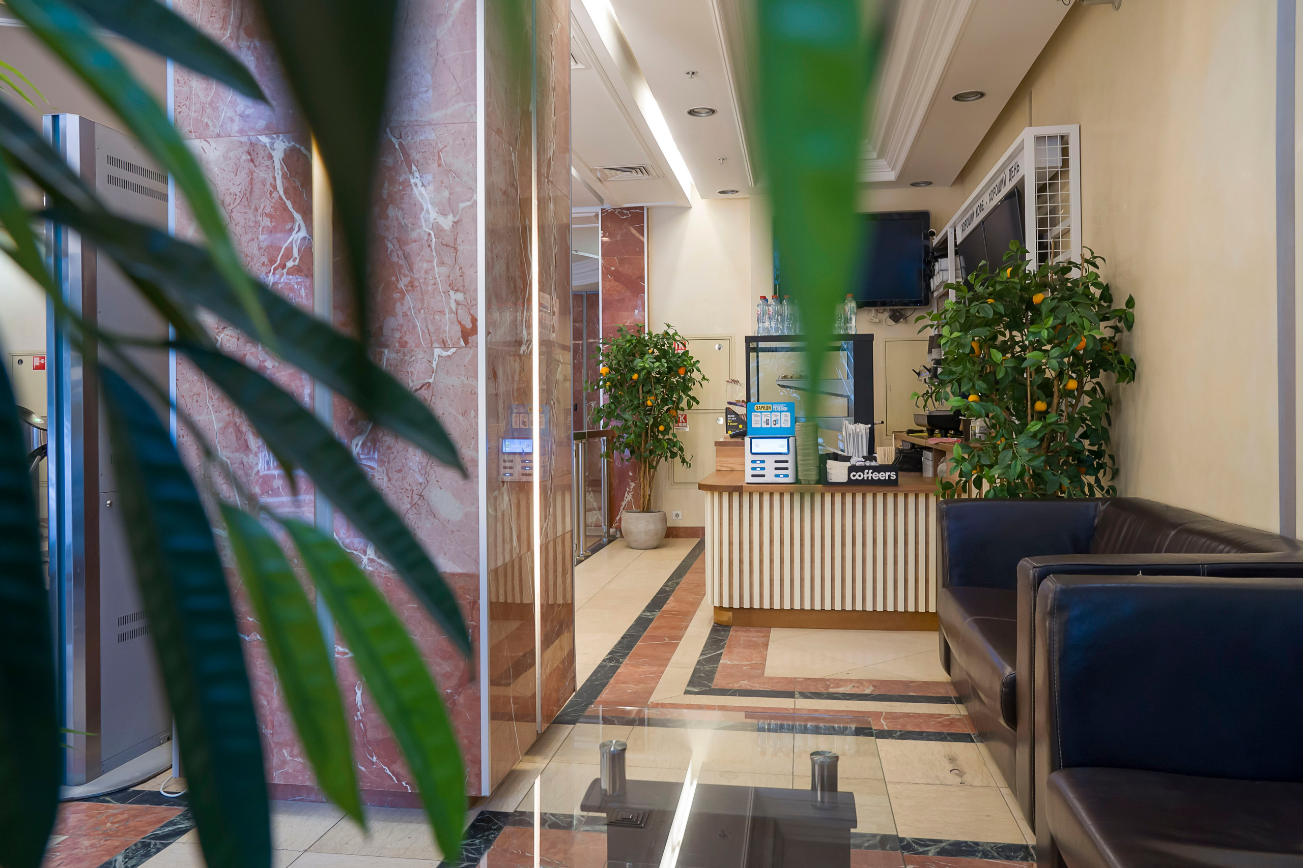 Интерьерная фотосъёмка бизнес центра Биржа. Фотограф в Санкт-Петербурге. Репортажная и все съёмки для бизнеса