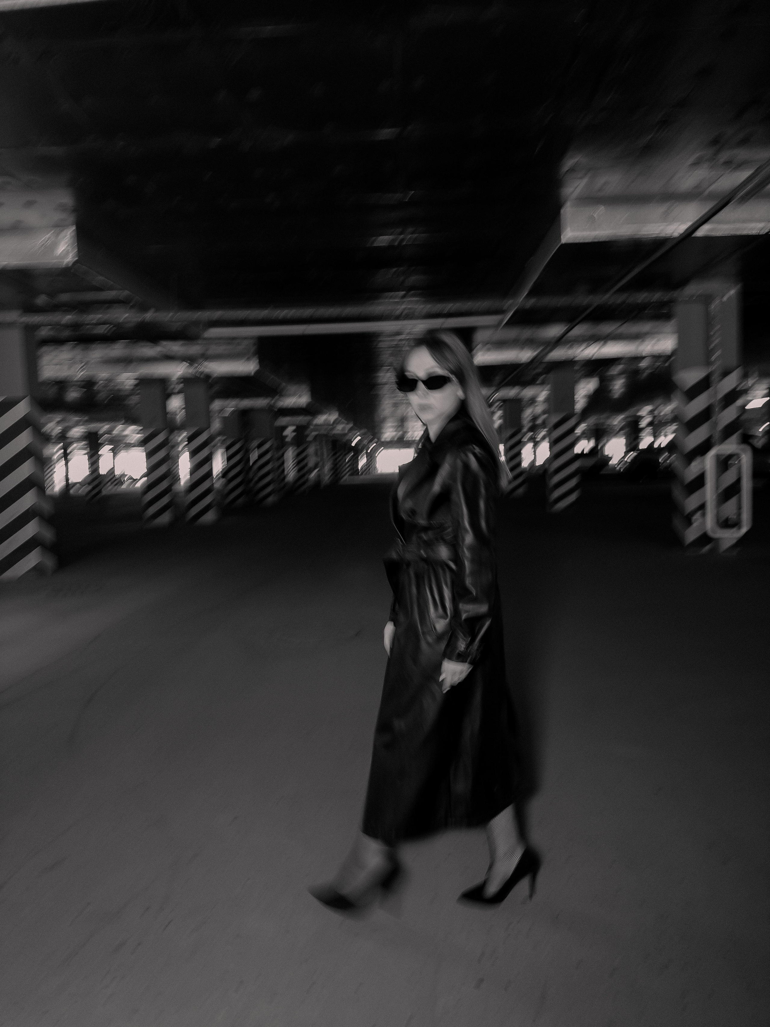 Вика | девушка на фоне бетонных джунглей. Фотограф Барнаул Софья Бояринова