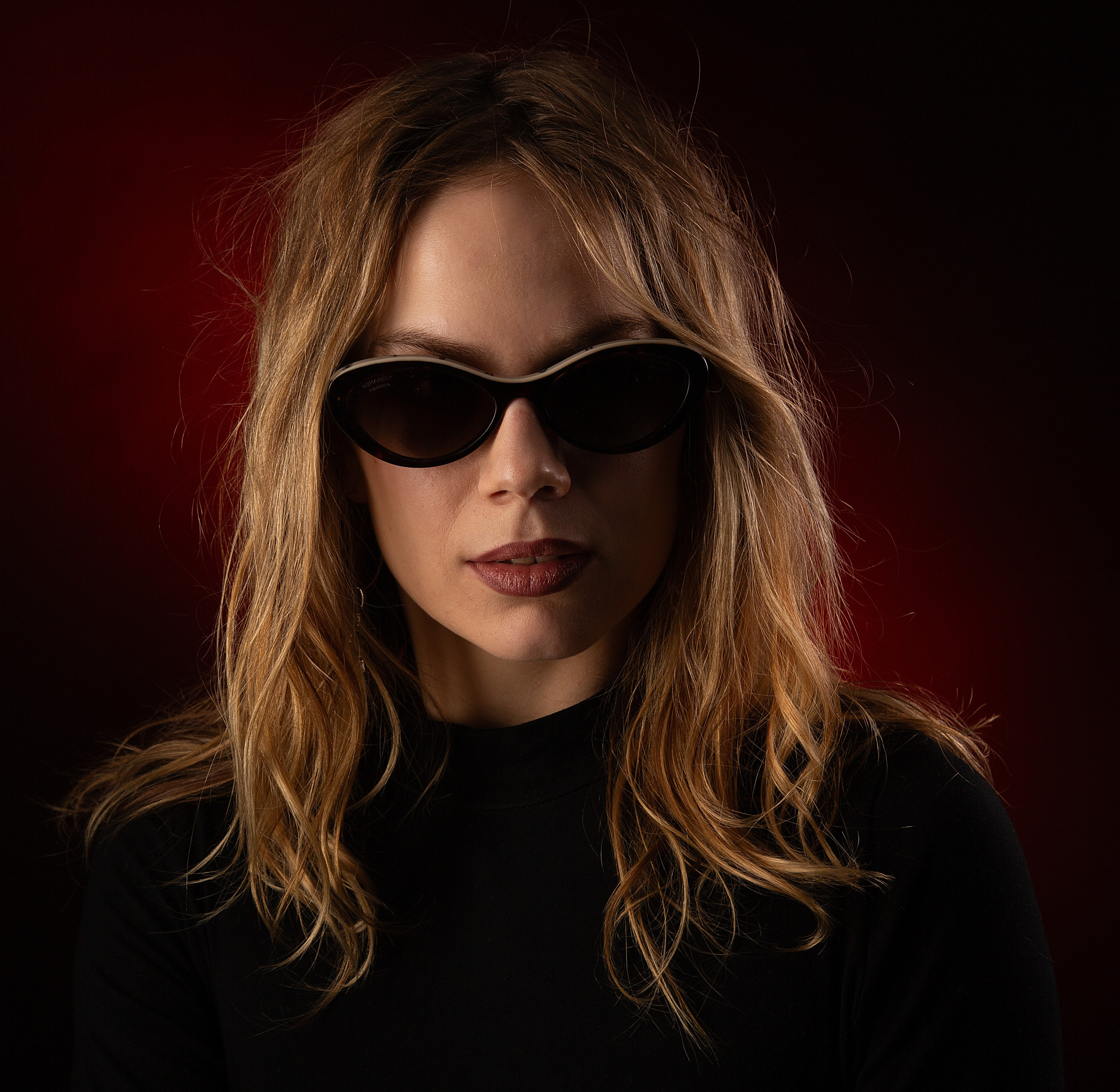 Фотосессия с жестким темным светом