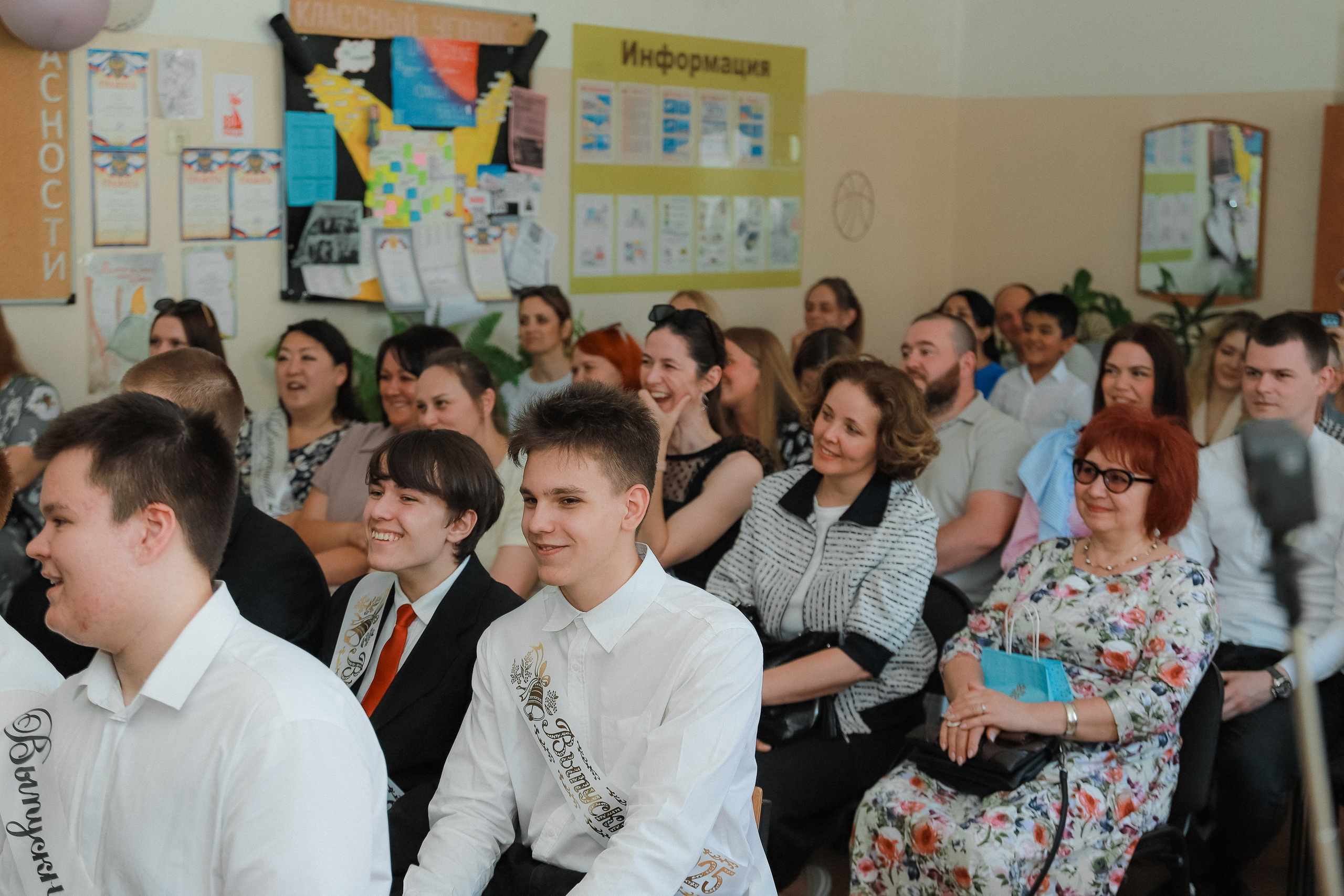 Последний звонок шк № 49. Фотограф Юлия Мальцева