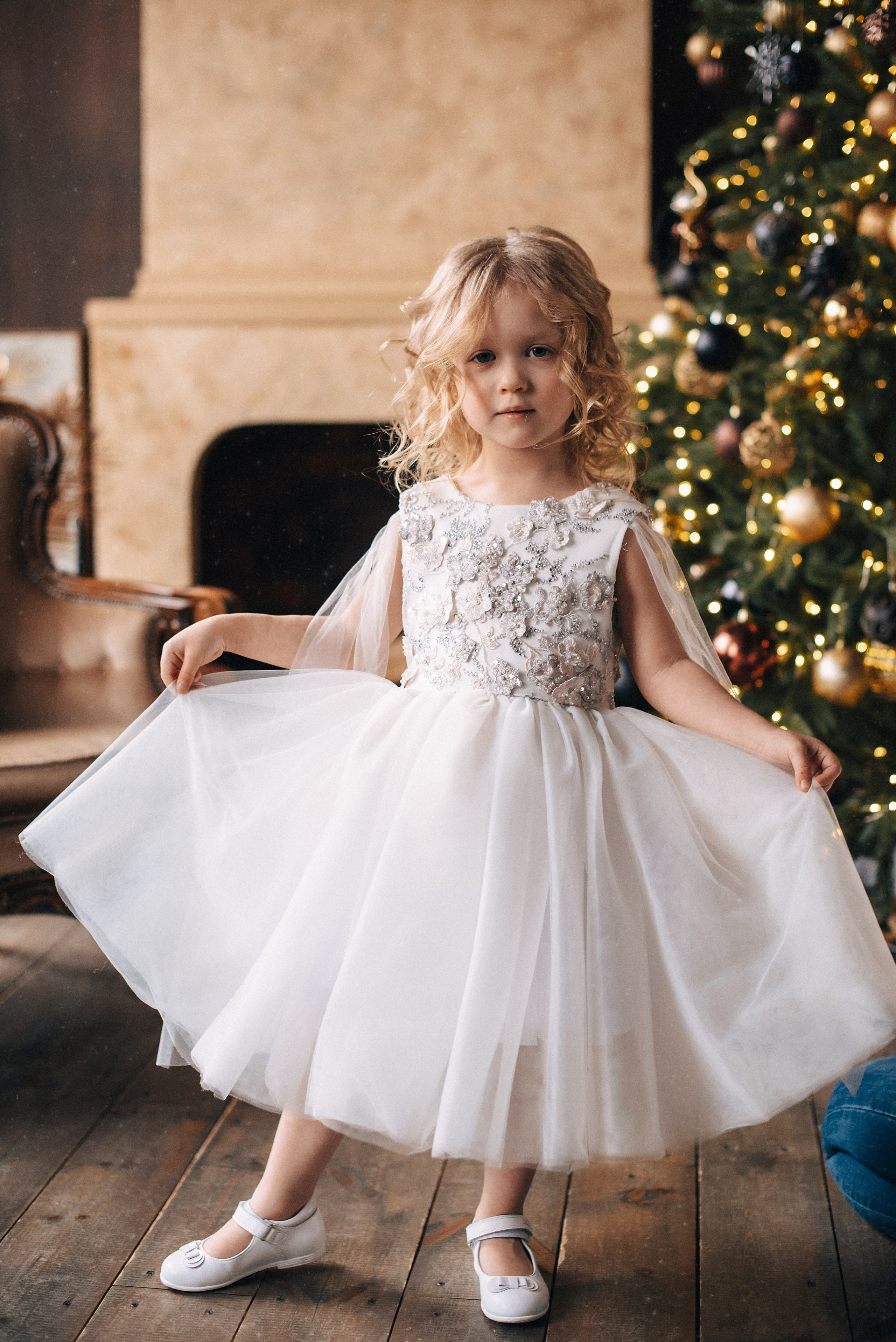Детское белое платье. Фотостудия «Балкон» — аренда фотостудии в Пензе