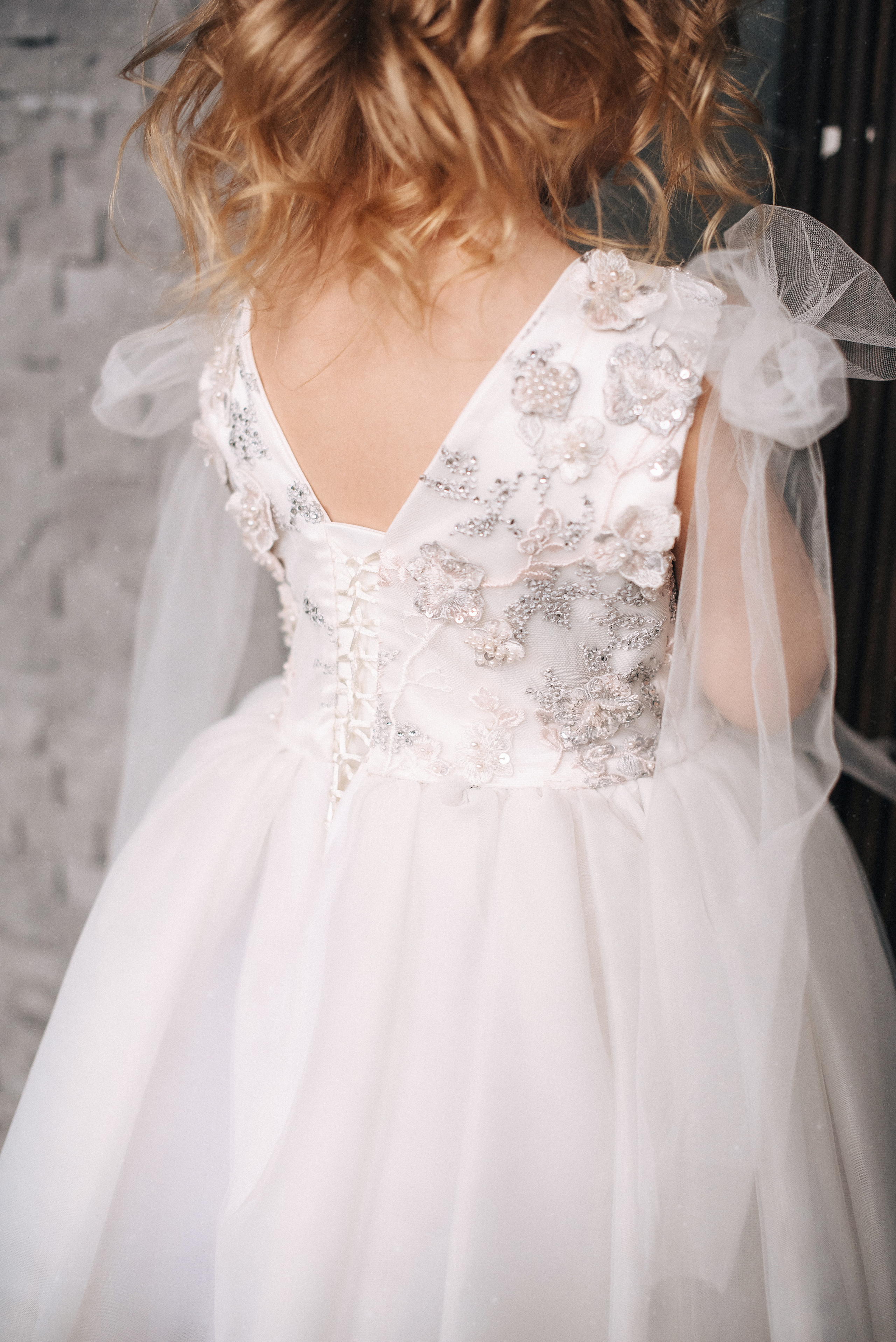 Детское белое платье. Фотостудия «Балкон» — аренда фотостудии в Пензе