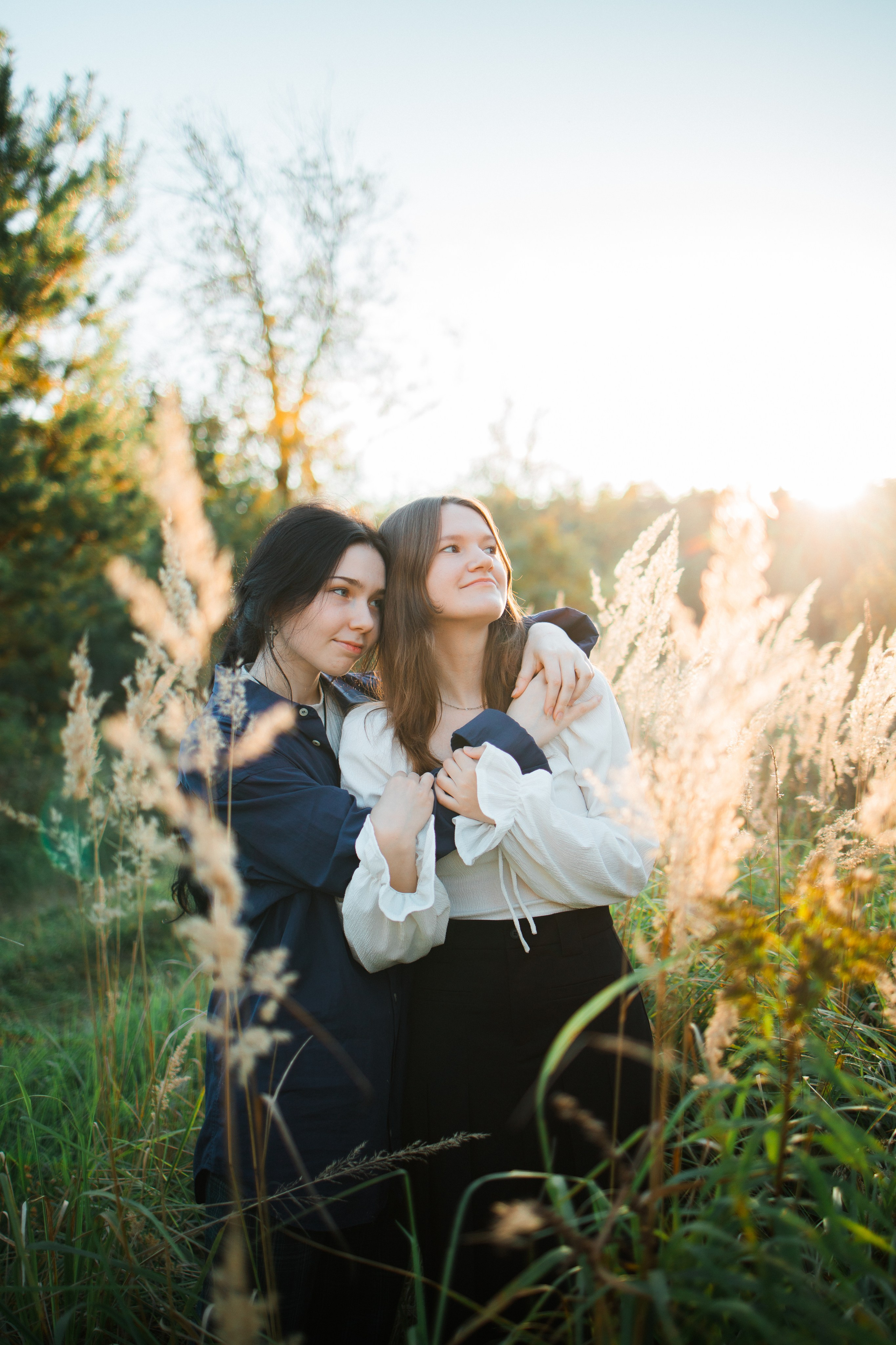 Осенняя фотосессия для выпускных альбомов 11 классов в Тарусе 2025 год. Выпускные альбомы в Серпухове