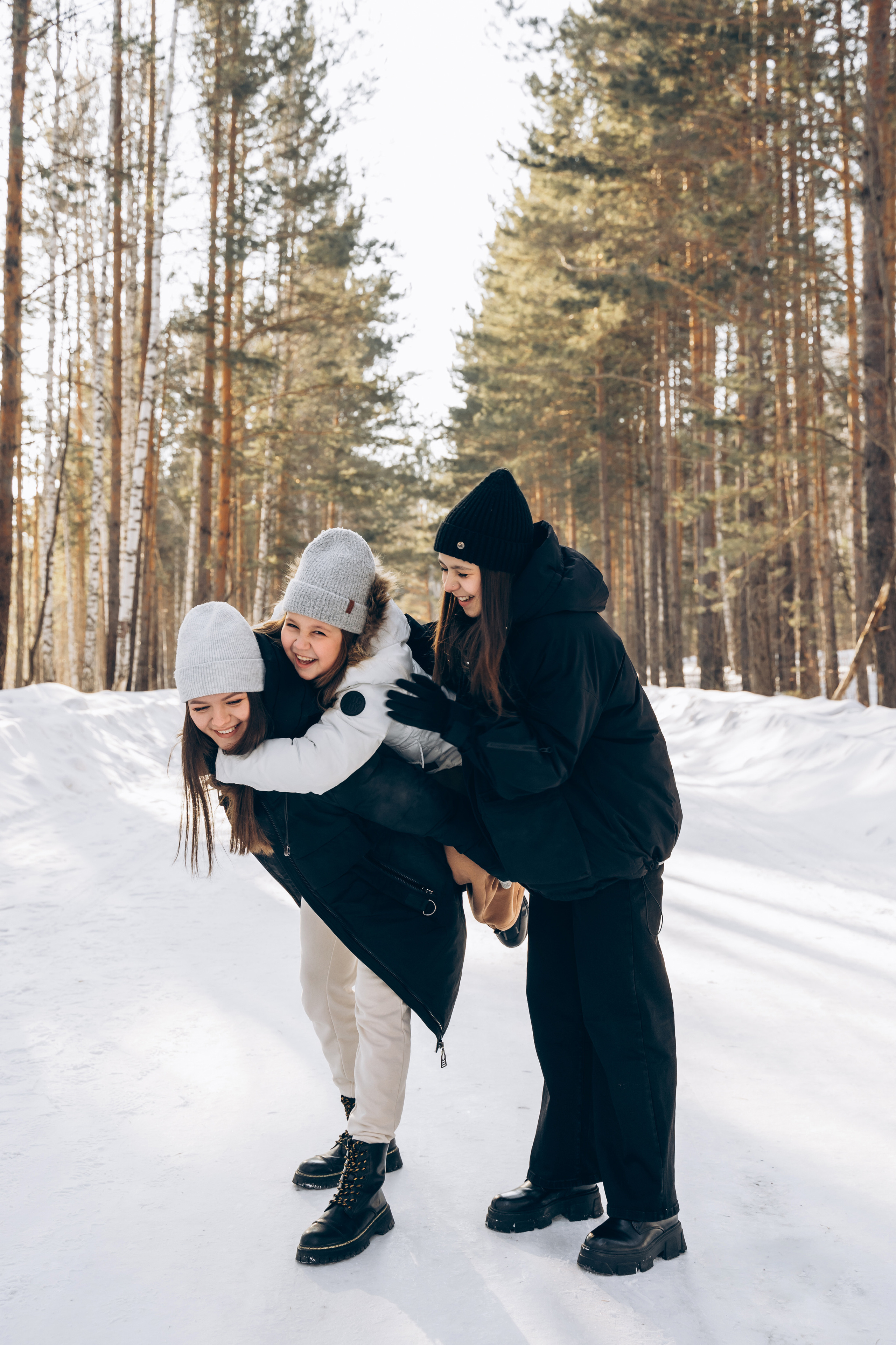 Одним зимним днём. Моменты и истории о вас настоящих