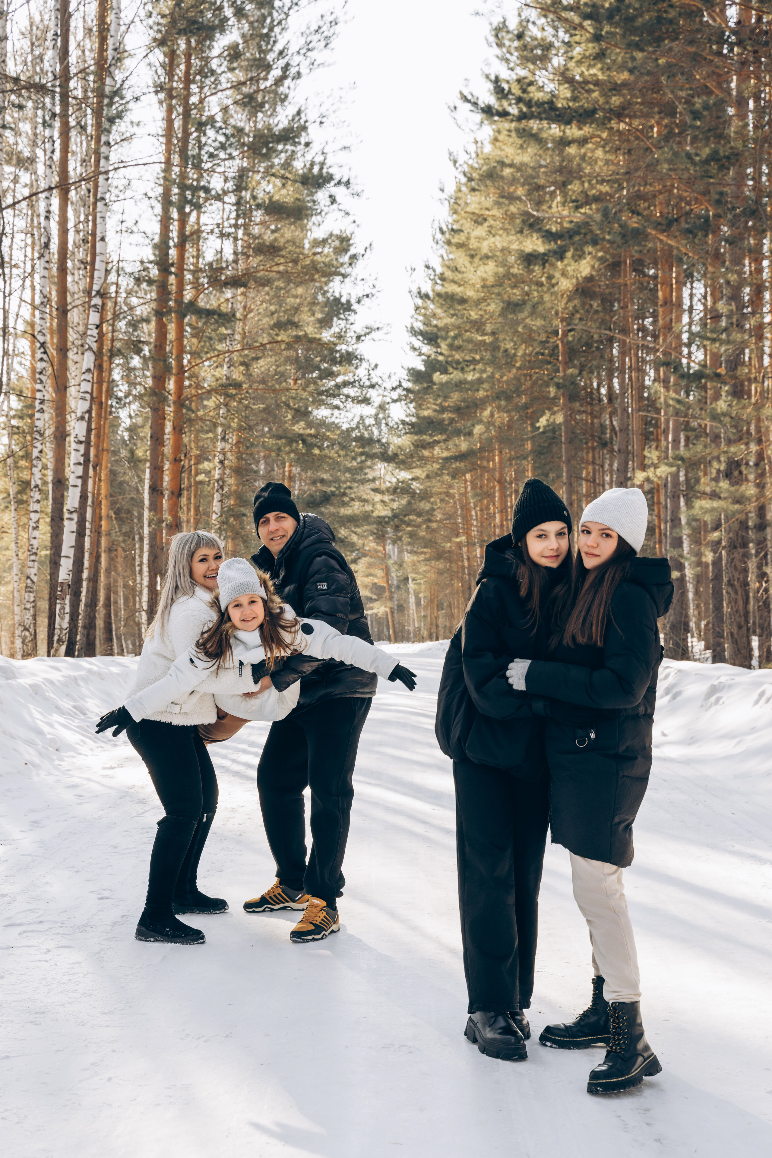 Одним зимним днём. Моменты и истории о вас настоящих