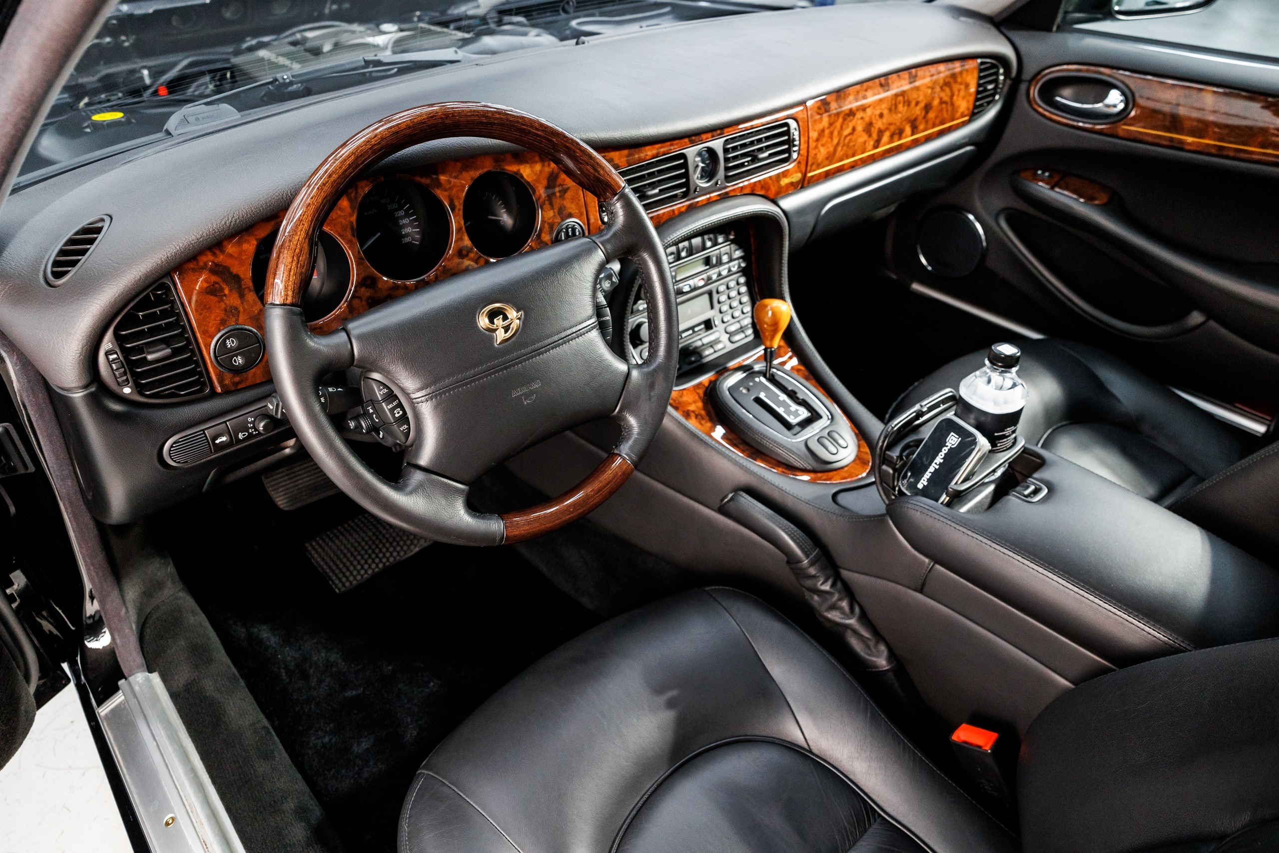 Автомобильная фотосъёмка Daimler Xj8. Фотограф Сергей Лукьянов @xapeton_photo Москва